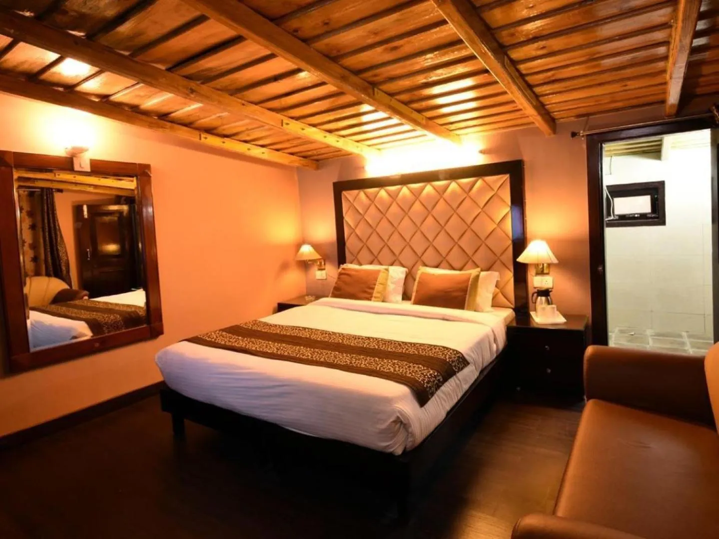 Bed in Hotel H. K. Legacy Nainital
