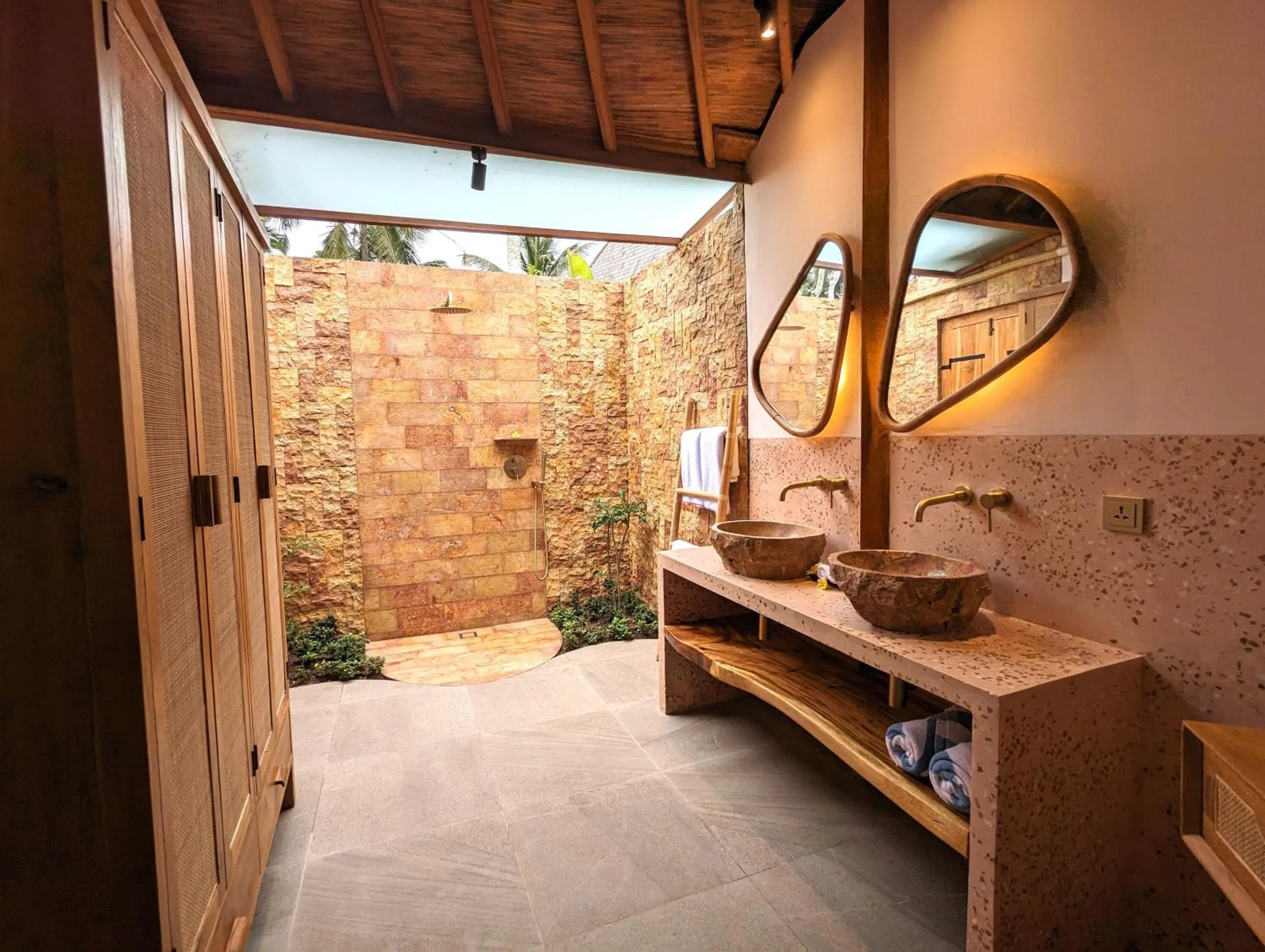 Shower in Puri Dajuma Terrace Eco Lodge & Spa