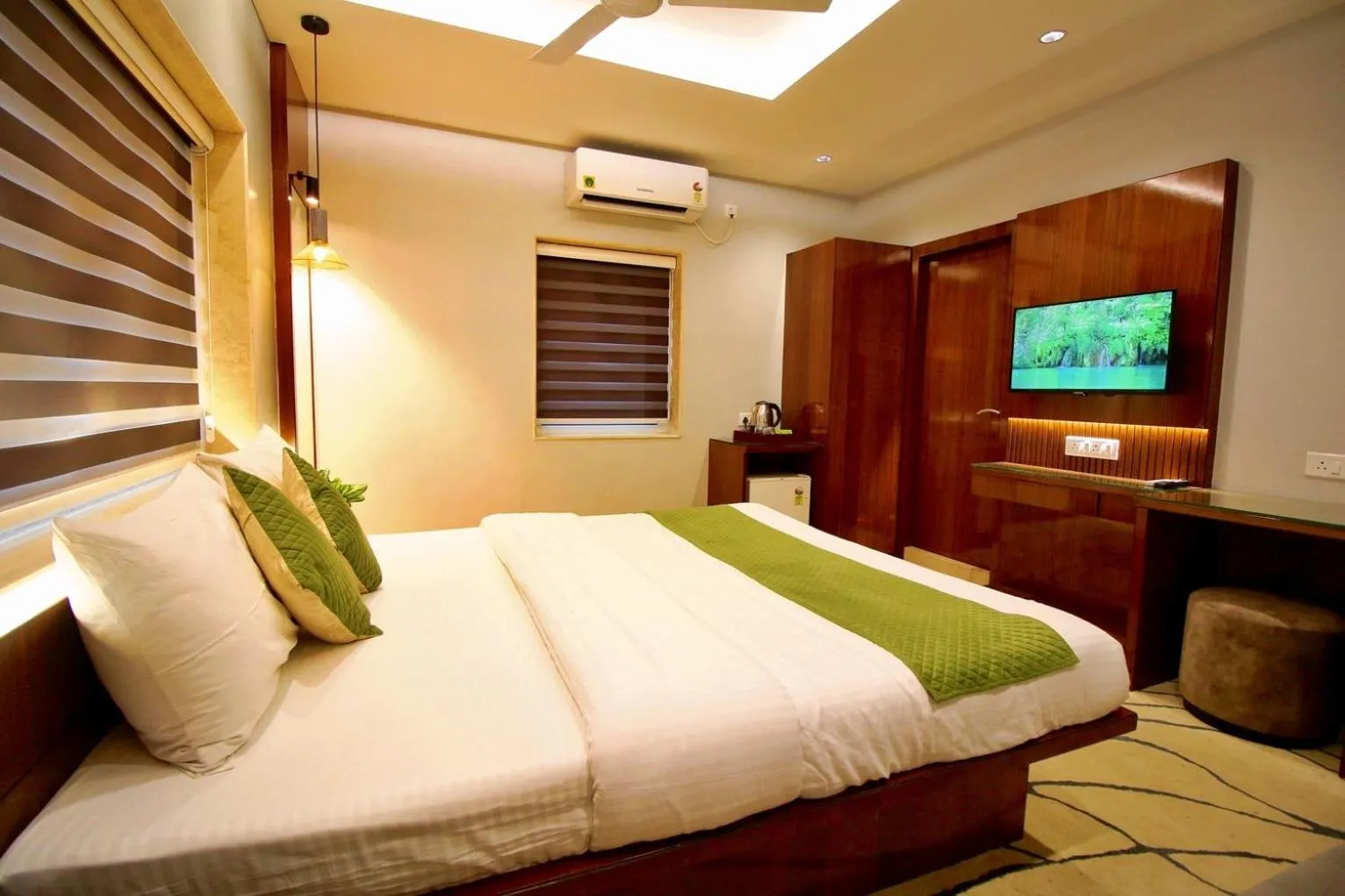 Bed in Evara-Meraki Inn