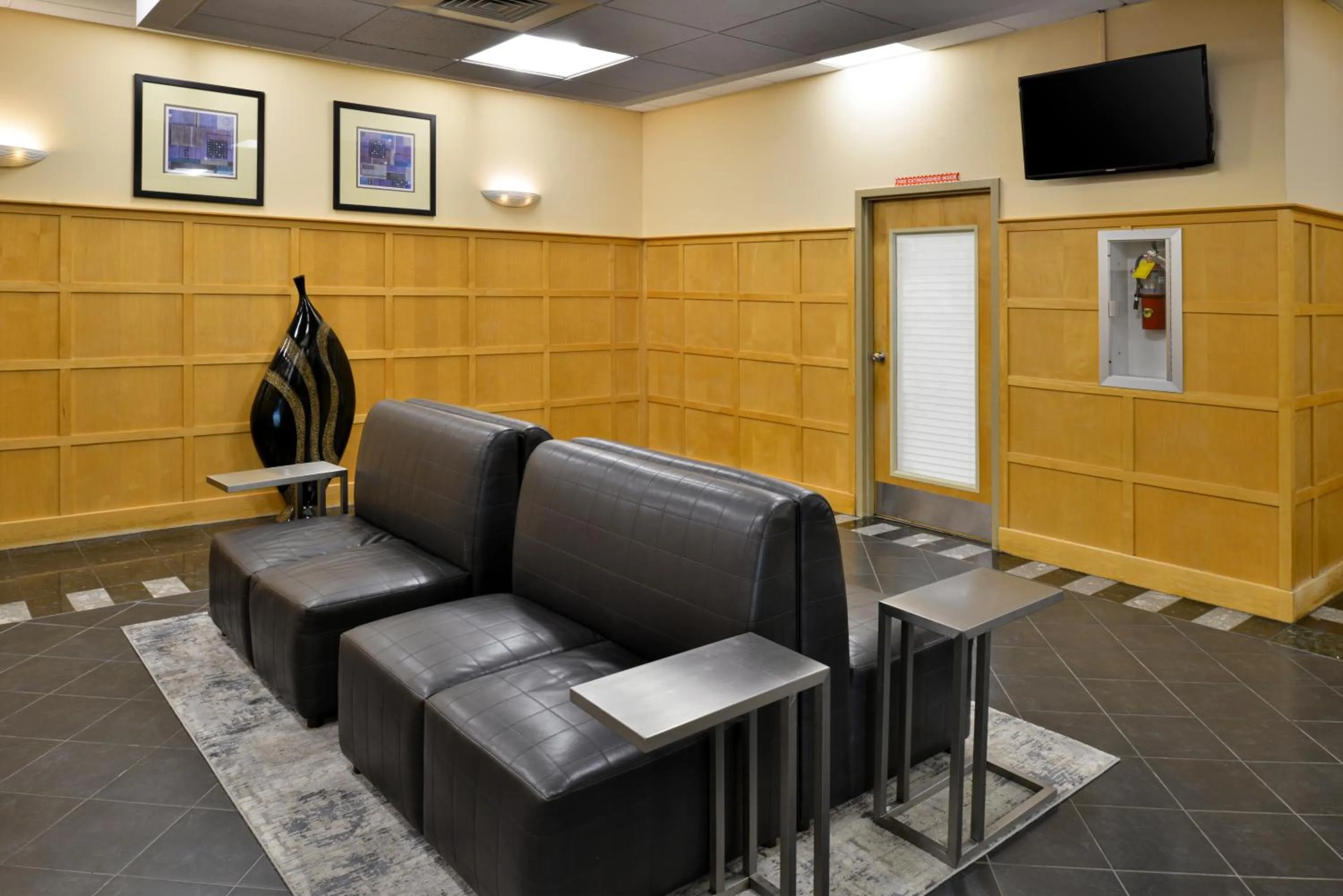 Lobby or reception in Hawthorne Inn & Conference Center