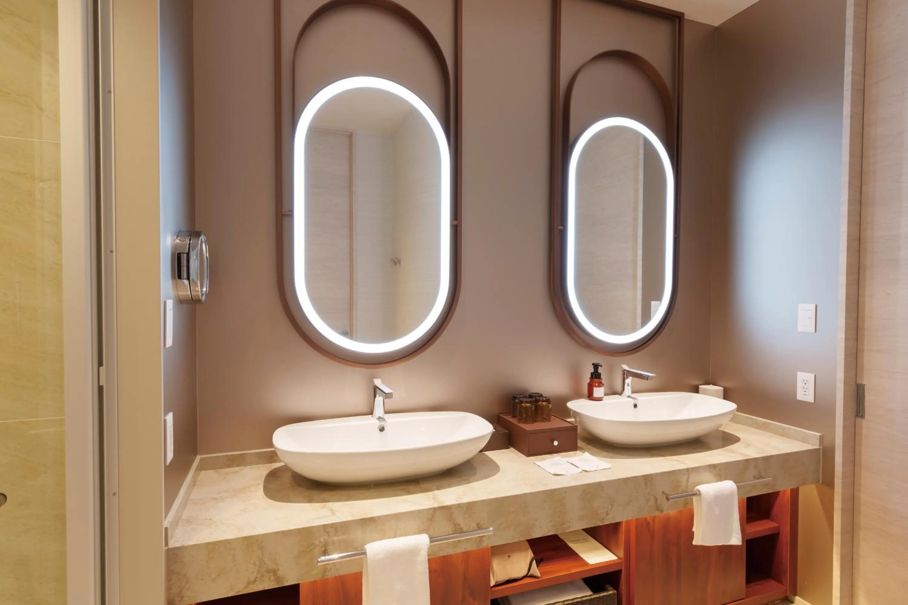 Photo of the whole room in Hotel Springs Makuhari Premier