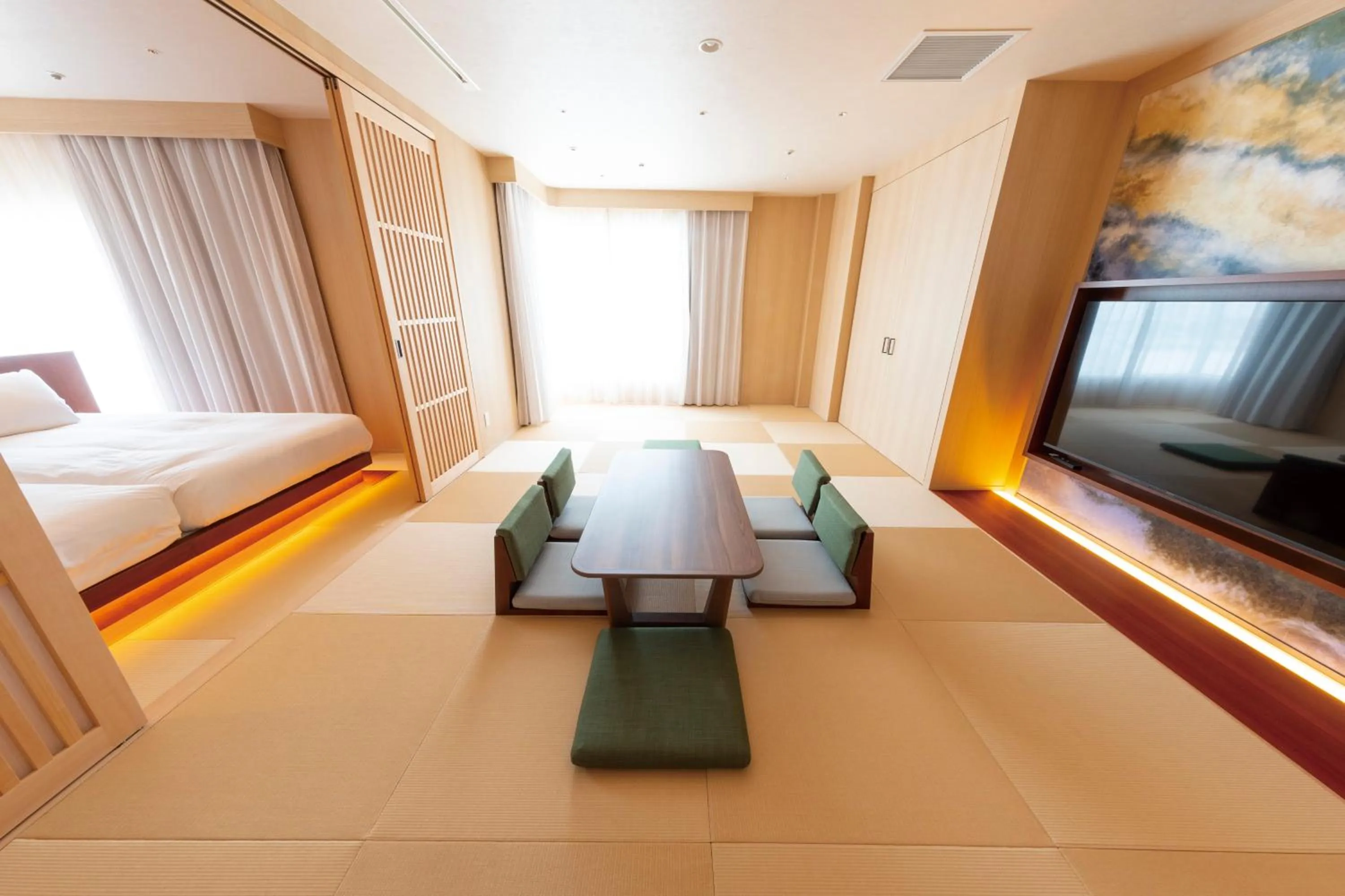 Photo of the whole room, Bed in Hotel Springs Makuhari Premier