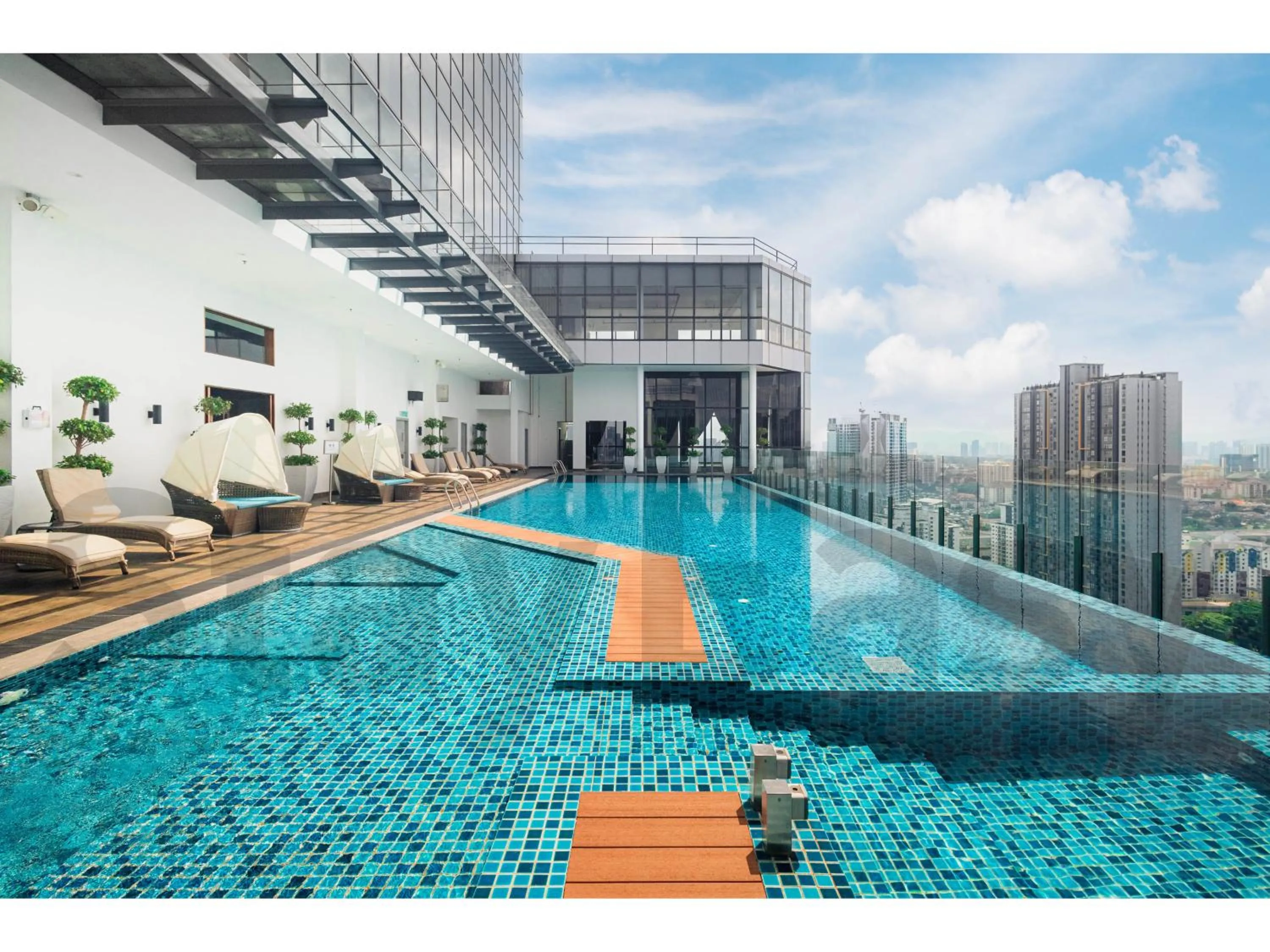 Swimming pool in Novo Kuala Lumpur