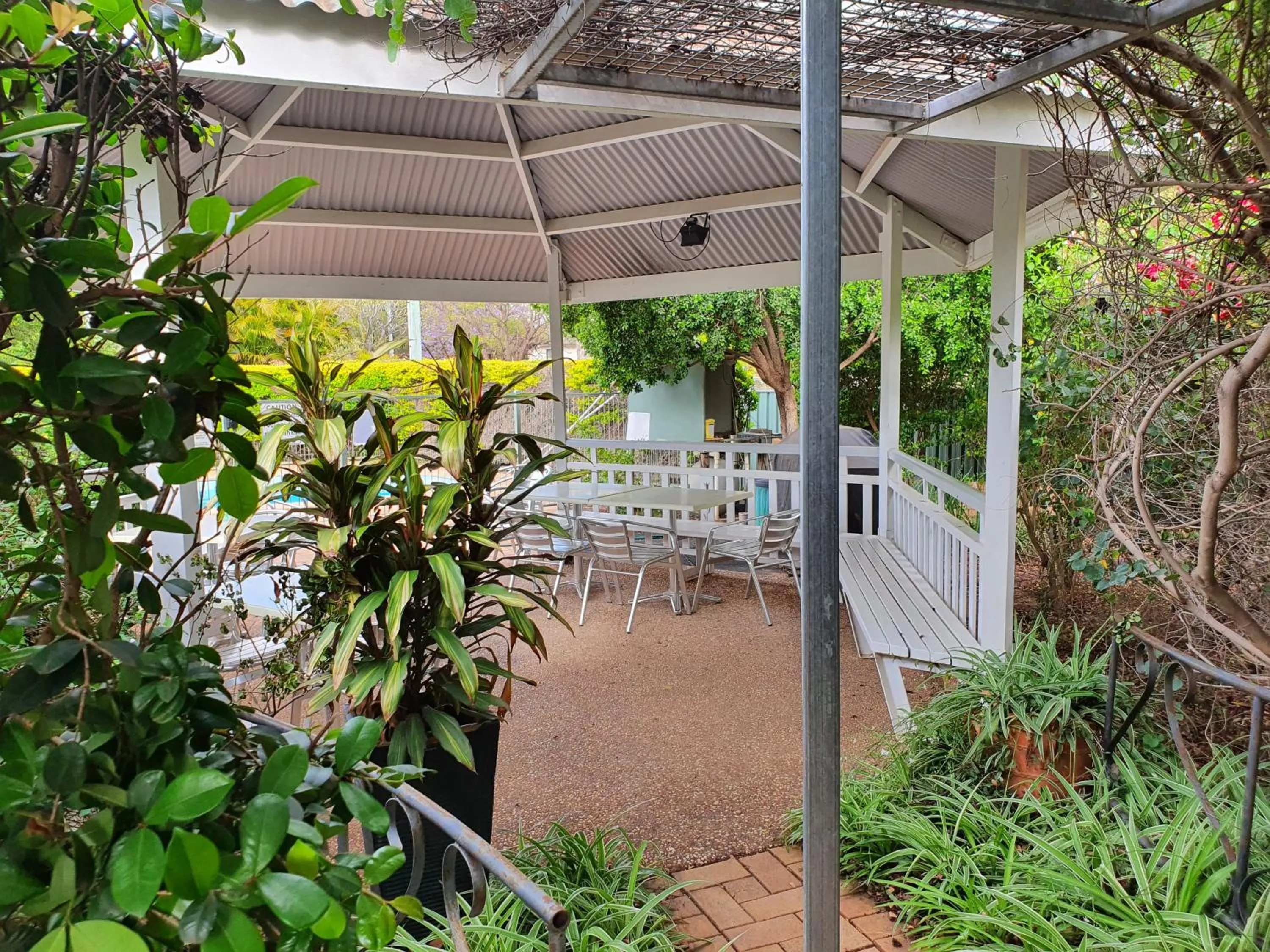BBQ facilities in Jacaranda Country Motel