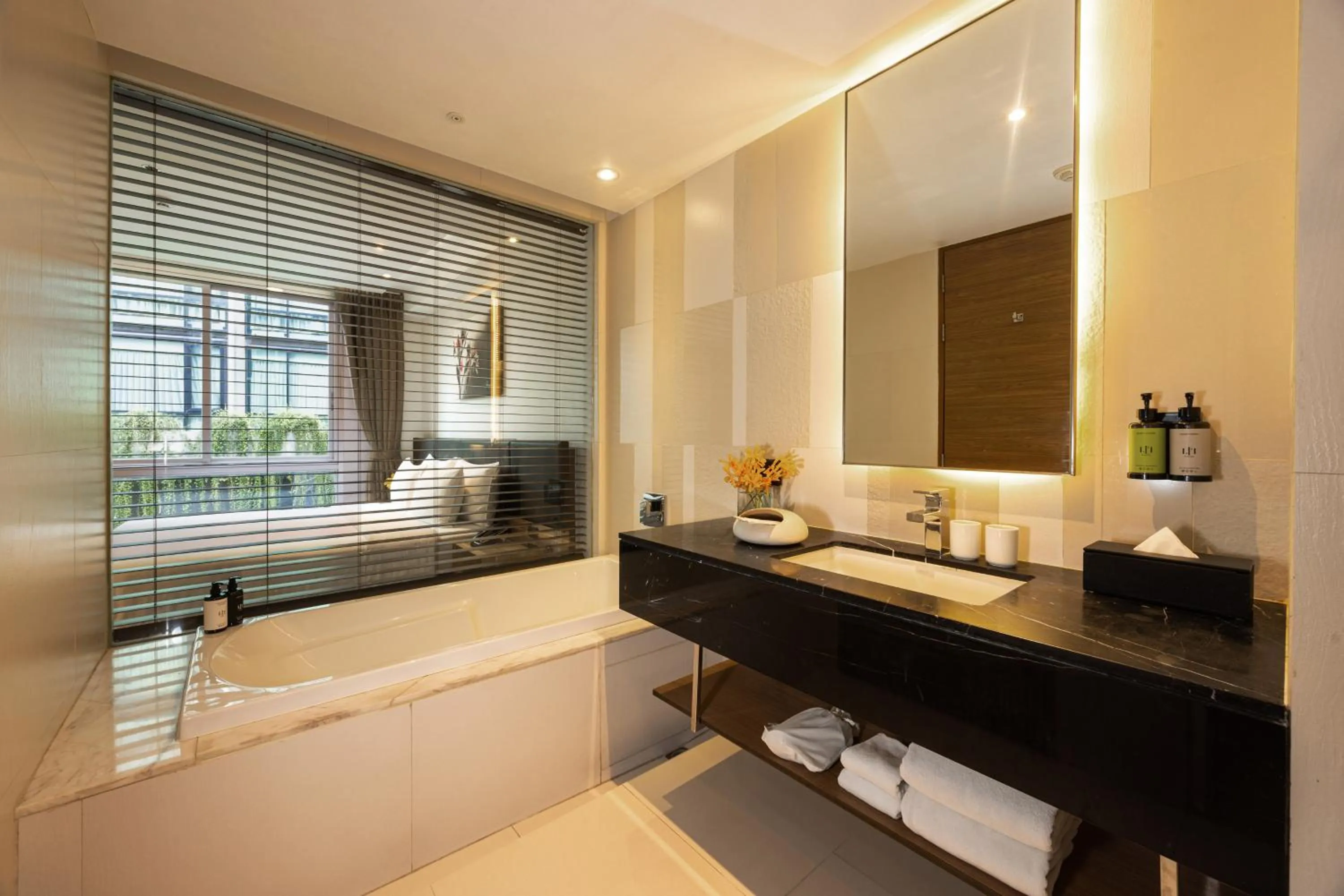 Shower in LiT BANGKOK Residence