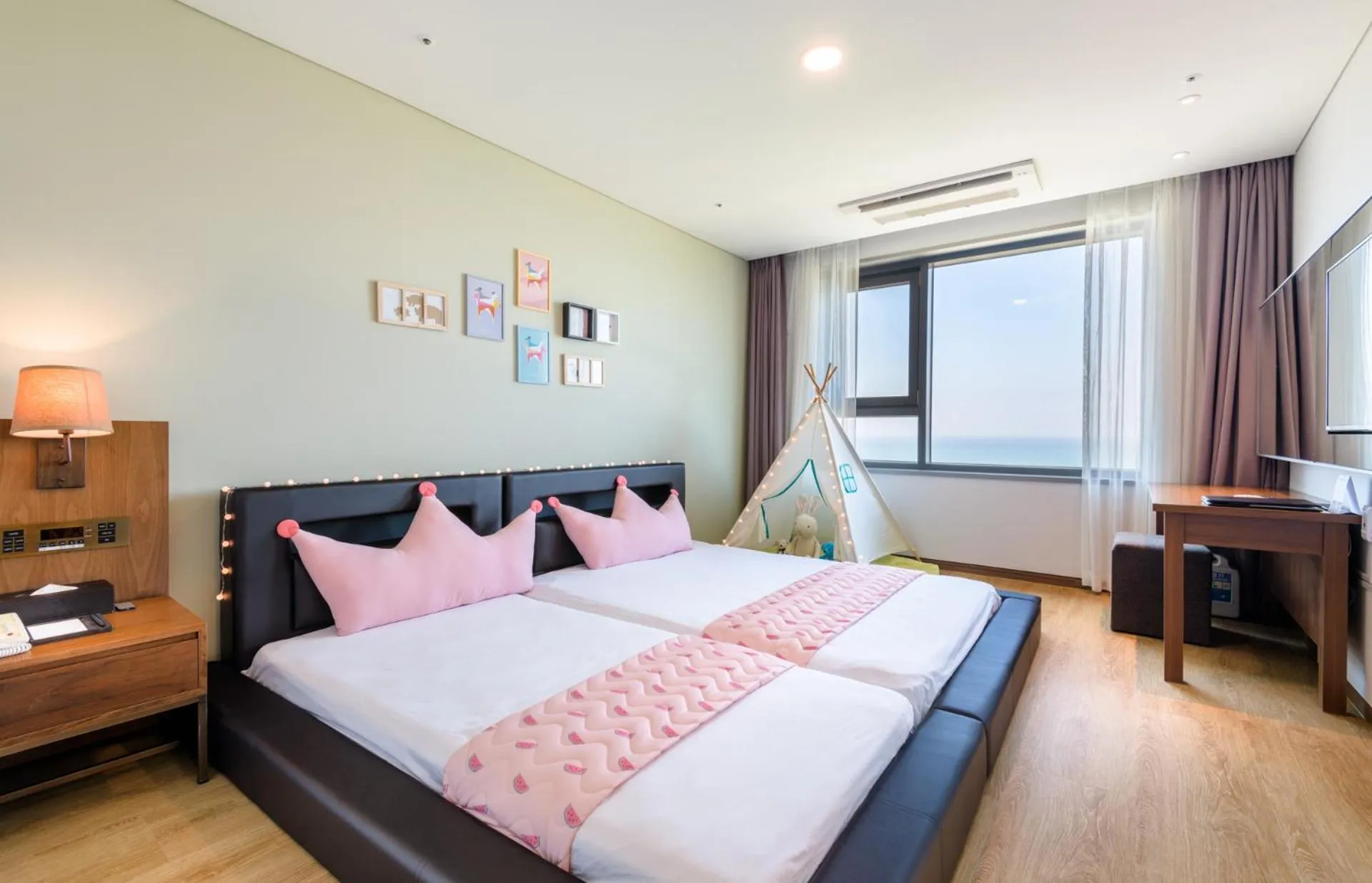 Bedroom, Bed in Grabel Hotel Jeju