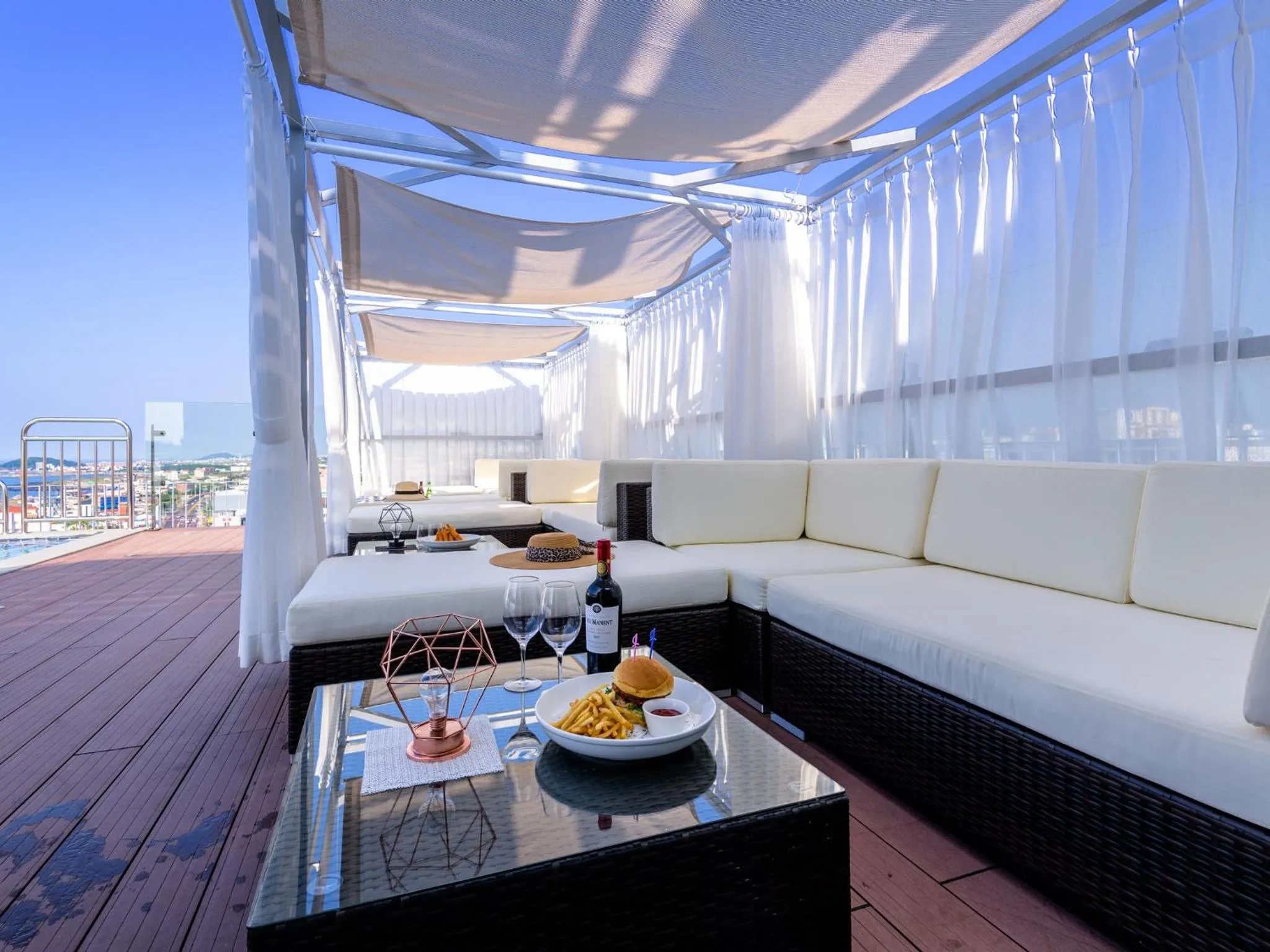 Swimming pool in Grabel Hotel Jeju