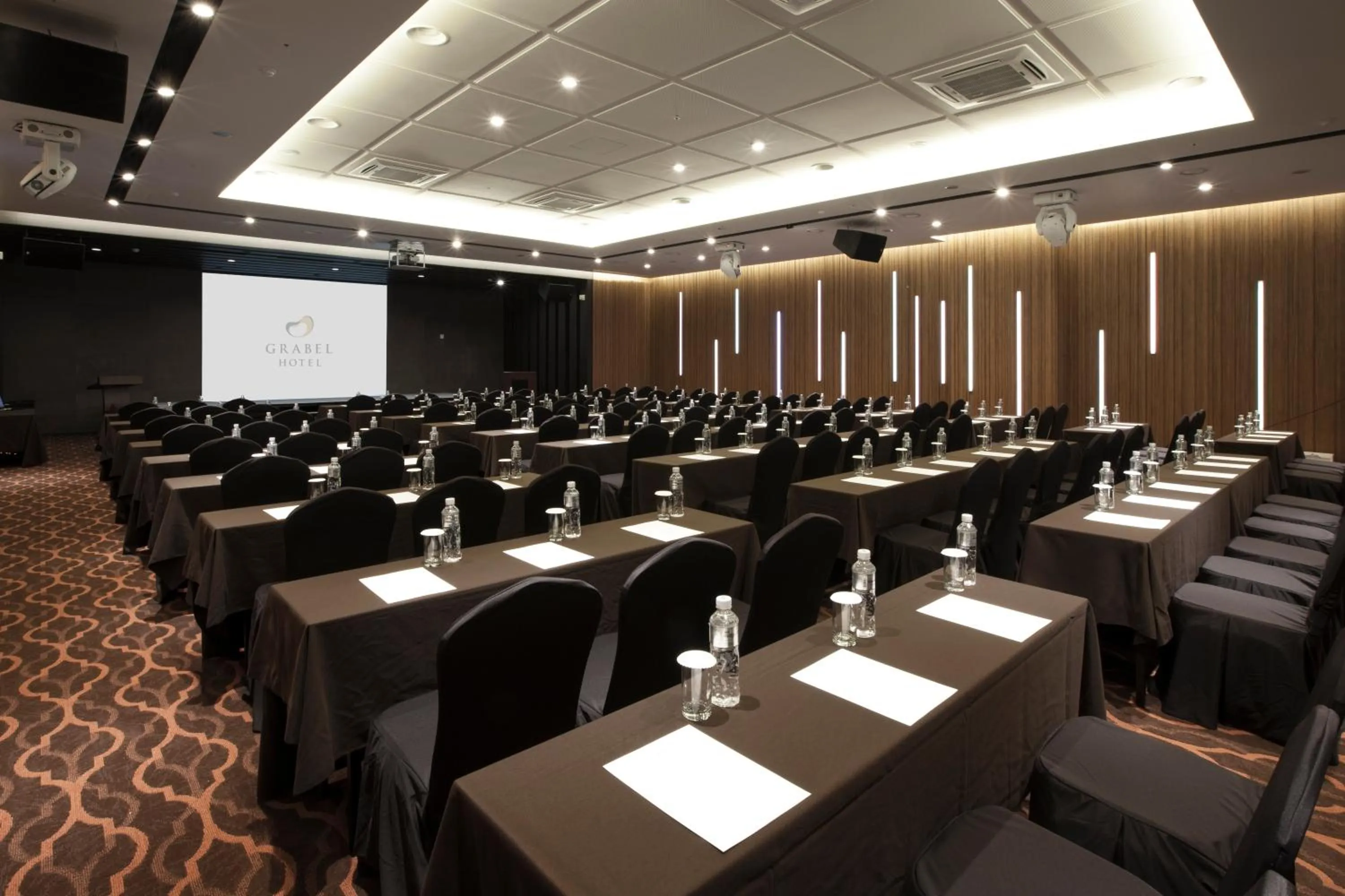Business facilities in Grabel Hotel Jeju