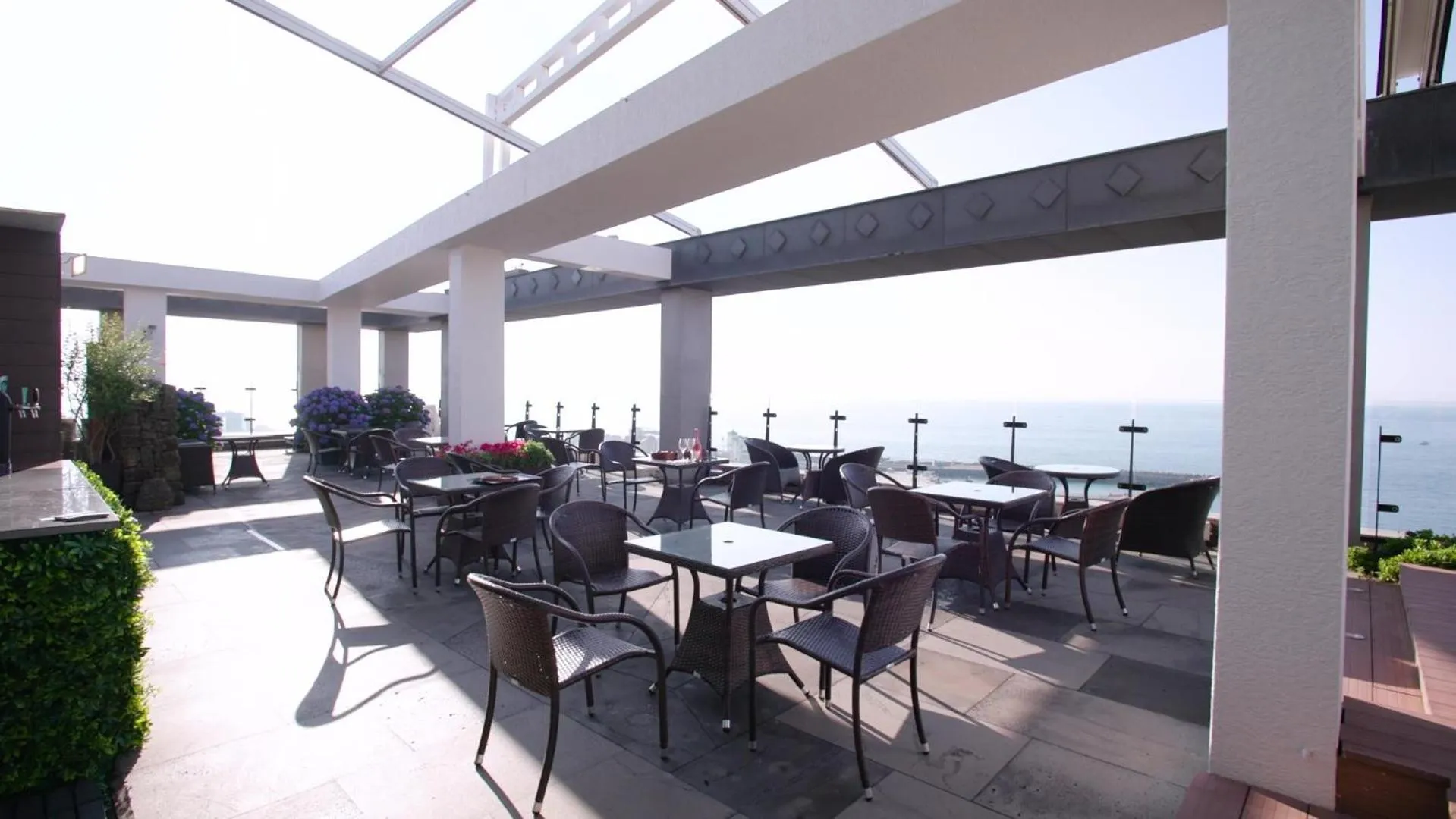 Swimming pool in Grabel Hotel Jeju