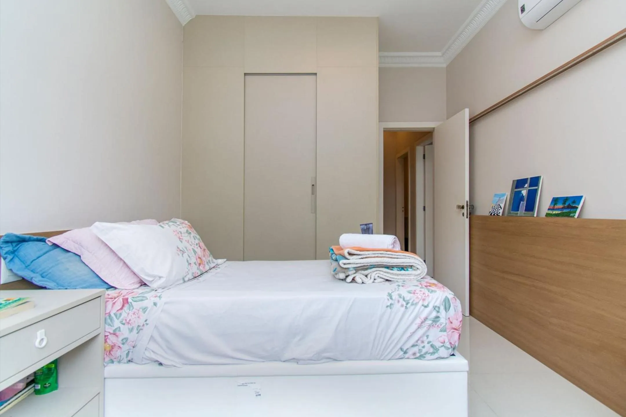 Photo of the whole room, Bed in Garota de Ipanema - Luxo e Praia