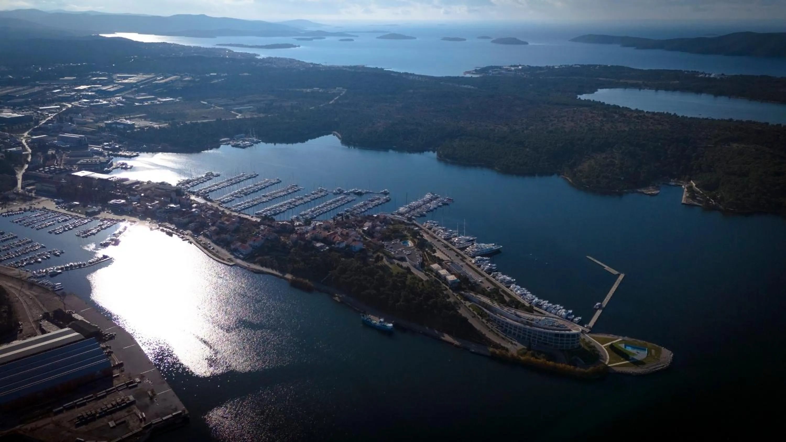 Day in Basic Mansion Mandalina