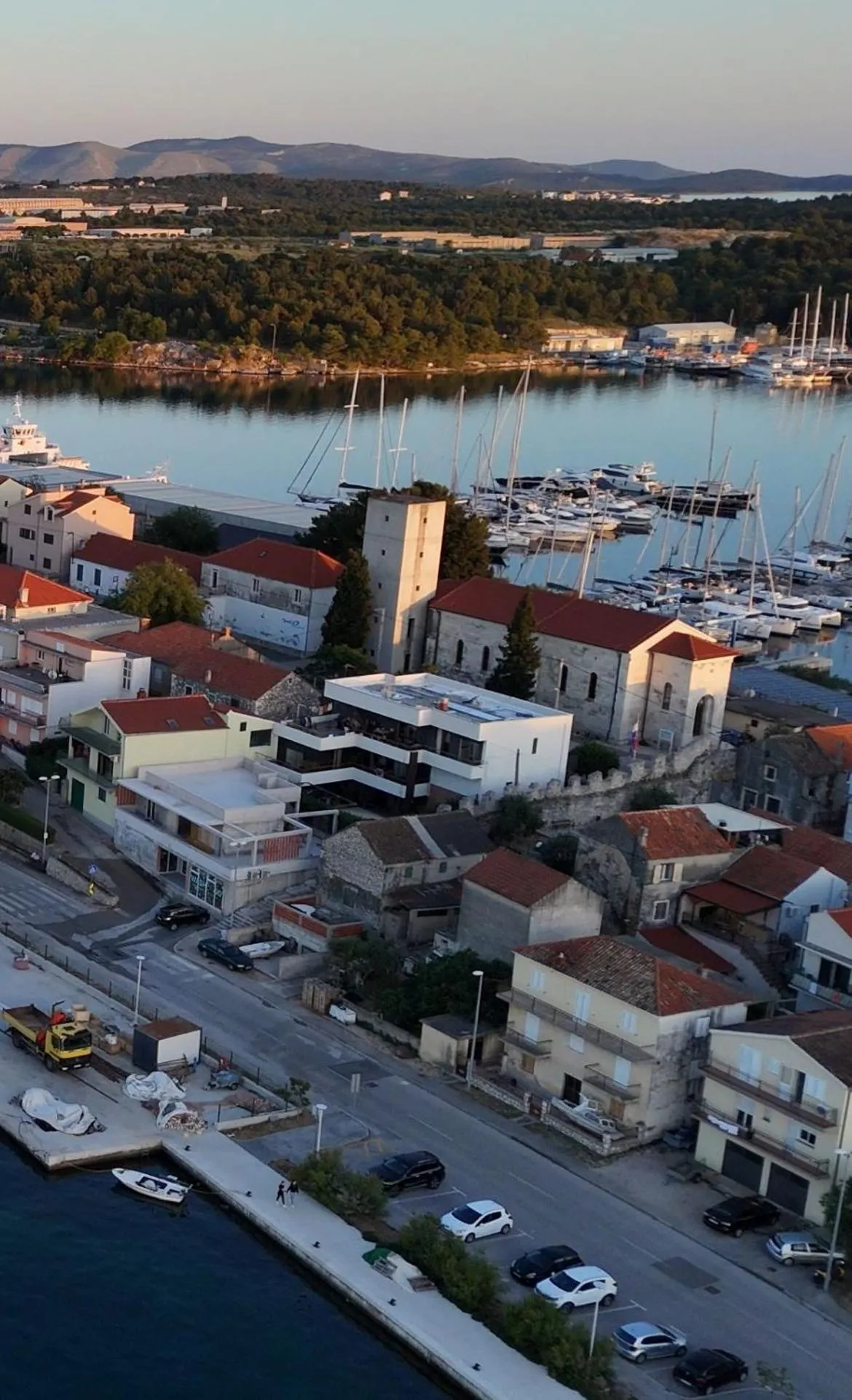 Property building in Basic Mansion Mandalina