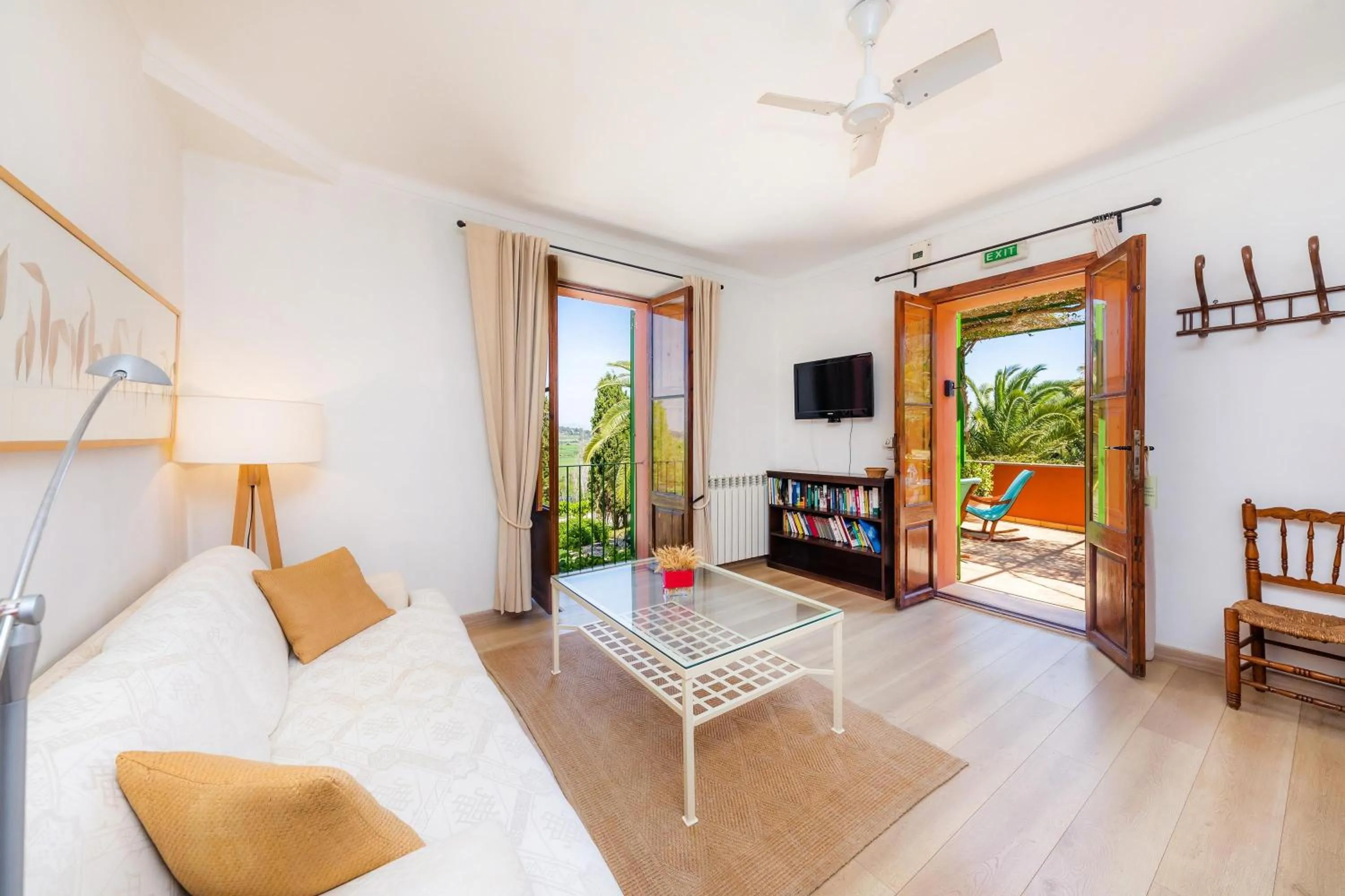 Living room, Seating Area in Sa Rota den Palerm Two Bedrooms