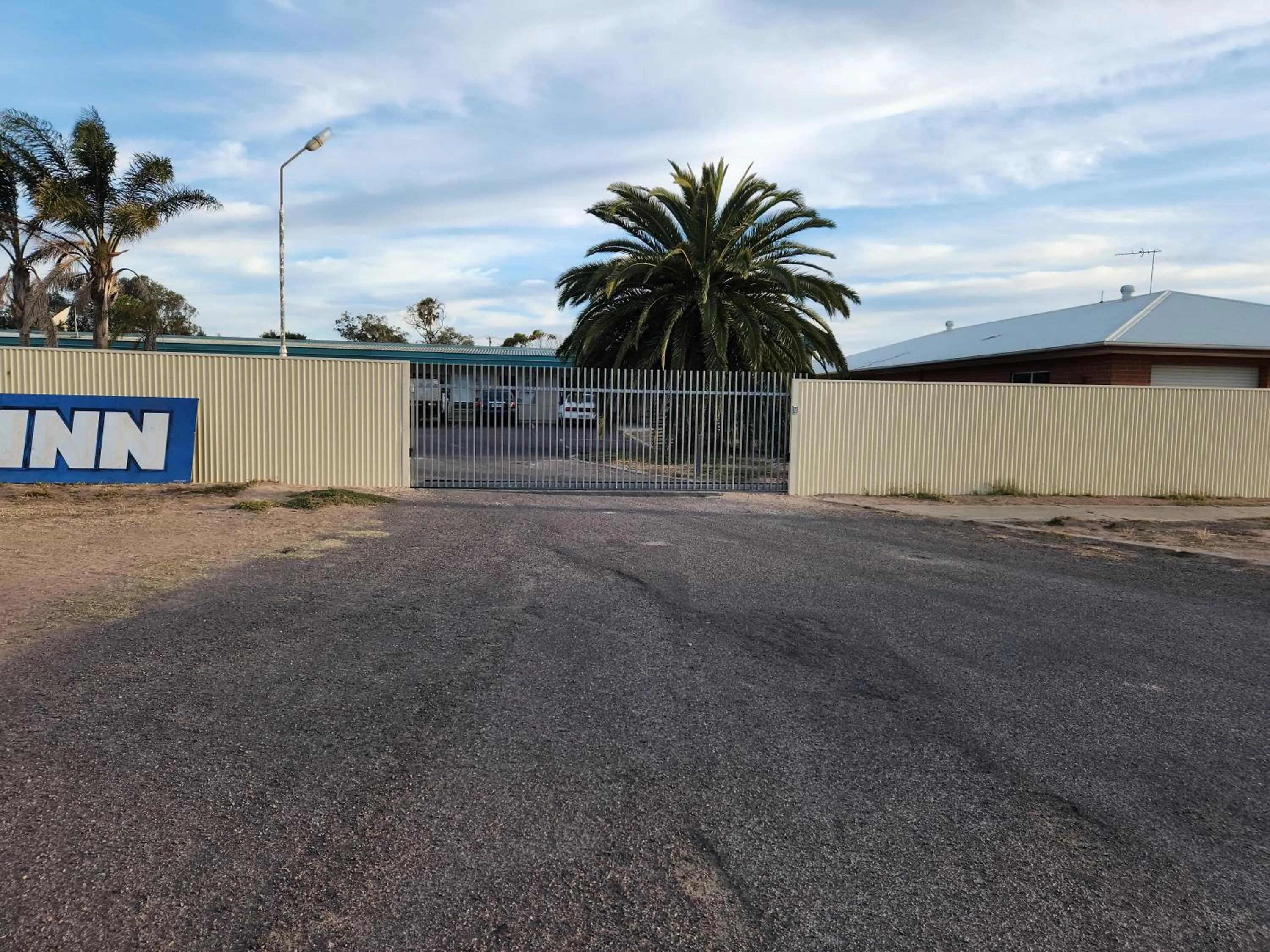 Facade/entrance in East West Motel Ceduna
