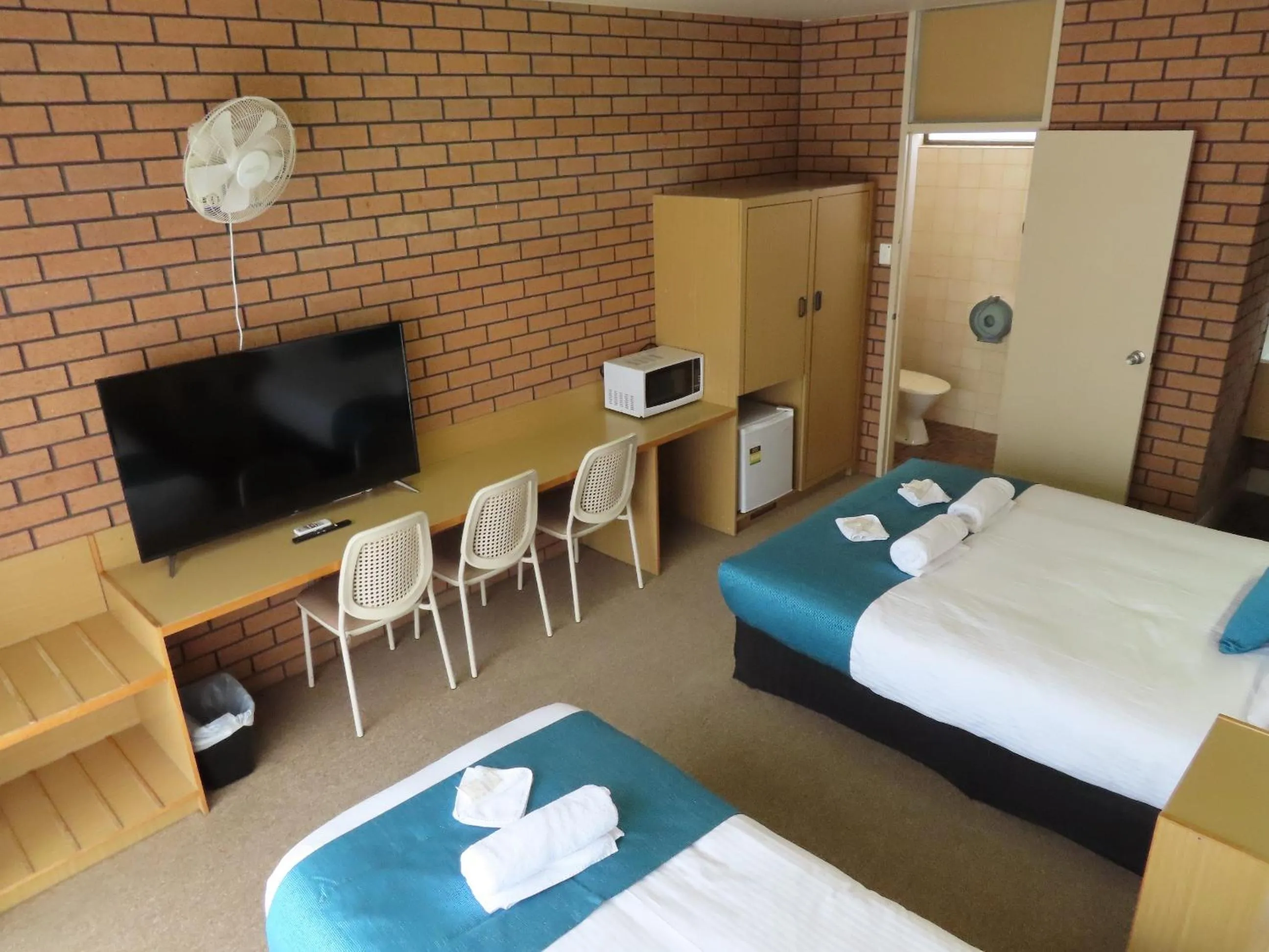 Bed in East West Motel Ceduna