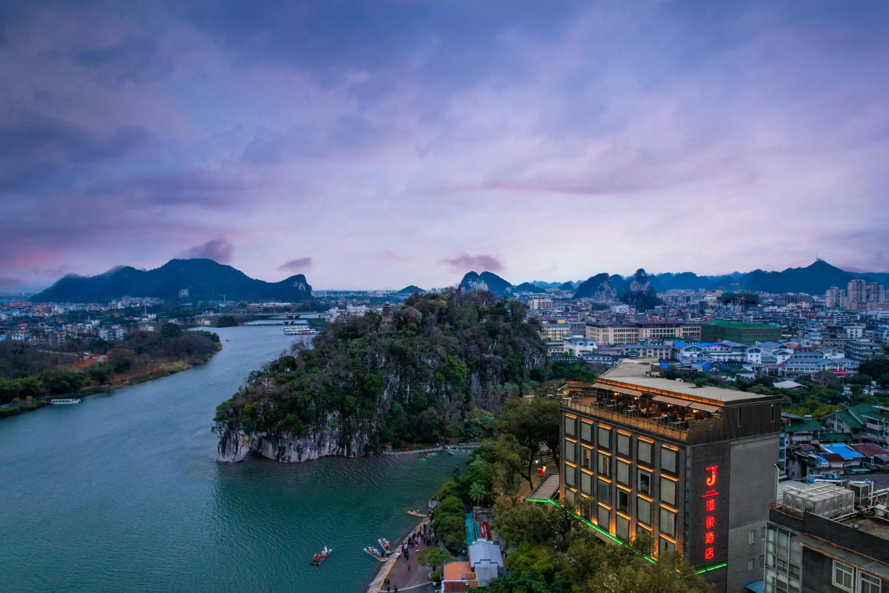 Property building in Jolie Vue Boutique Hotel Guilin (near Elephant Trunk Hill)