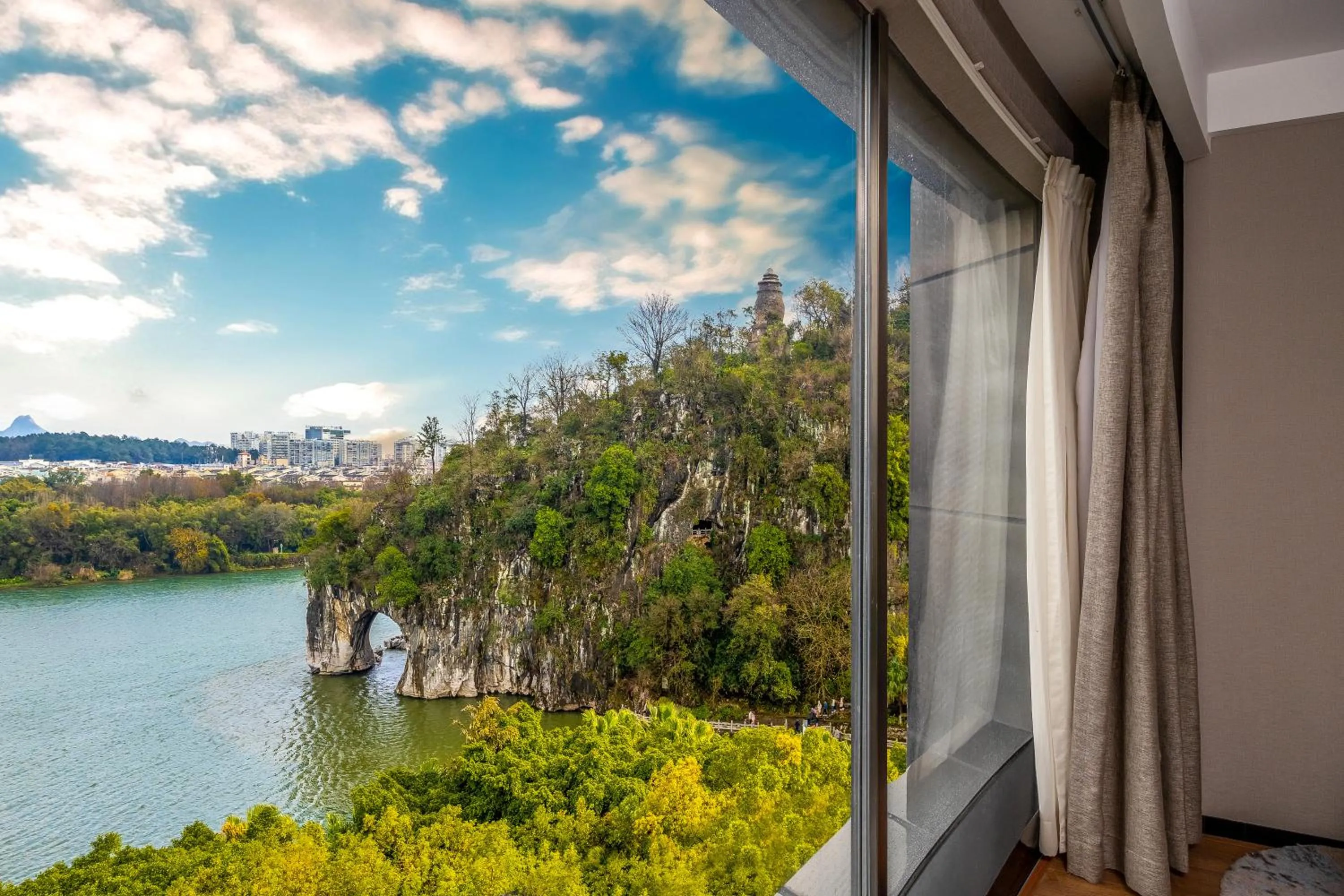 Jolie Vue Boutique Hotel Guilin (near Elephant Trunk Hill)