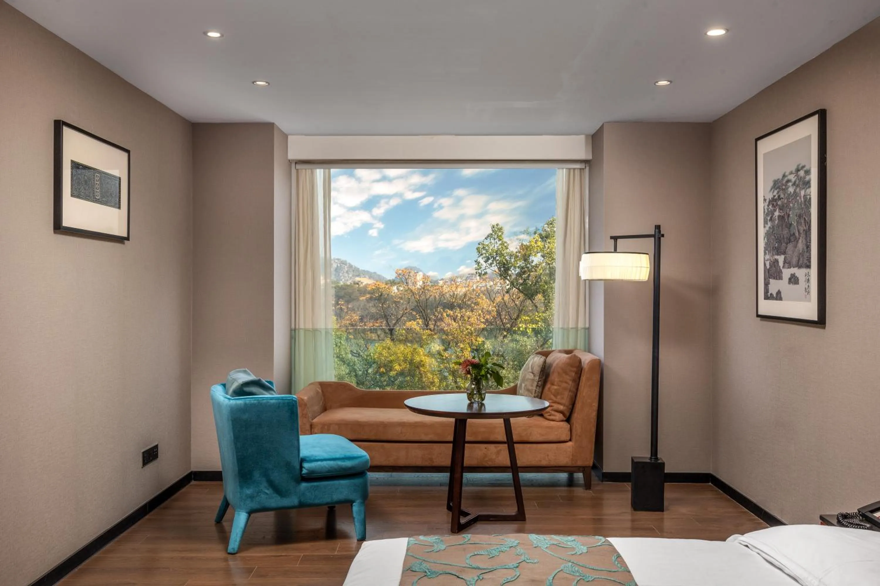 Seating area in Jolie Vue Boutique Hotel Guilin (near Elephant Trunk Hill)