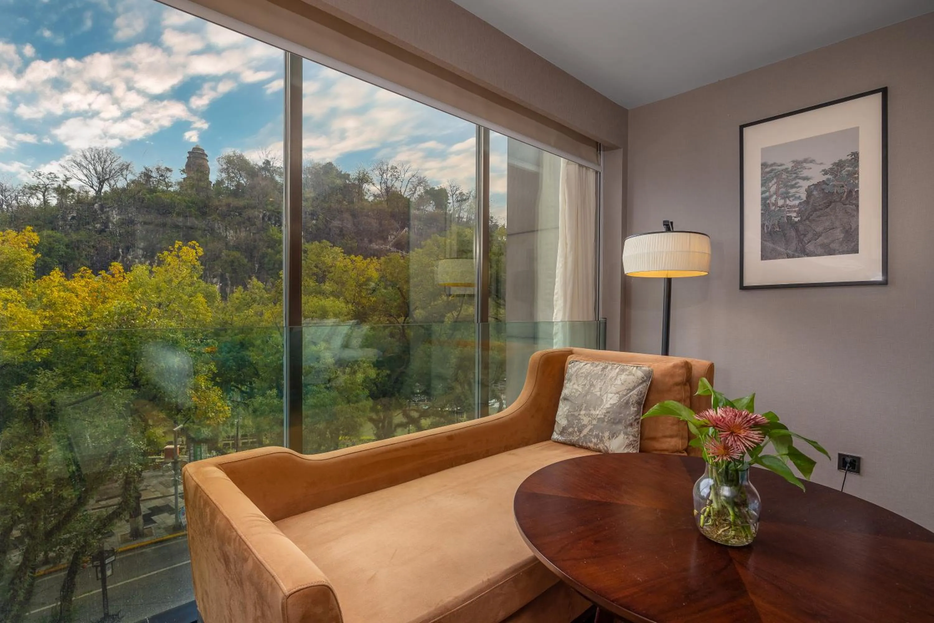 Seating area in Jolie Vue Boutique Hotel Guilin (near Elephant Trunk Hill)