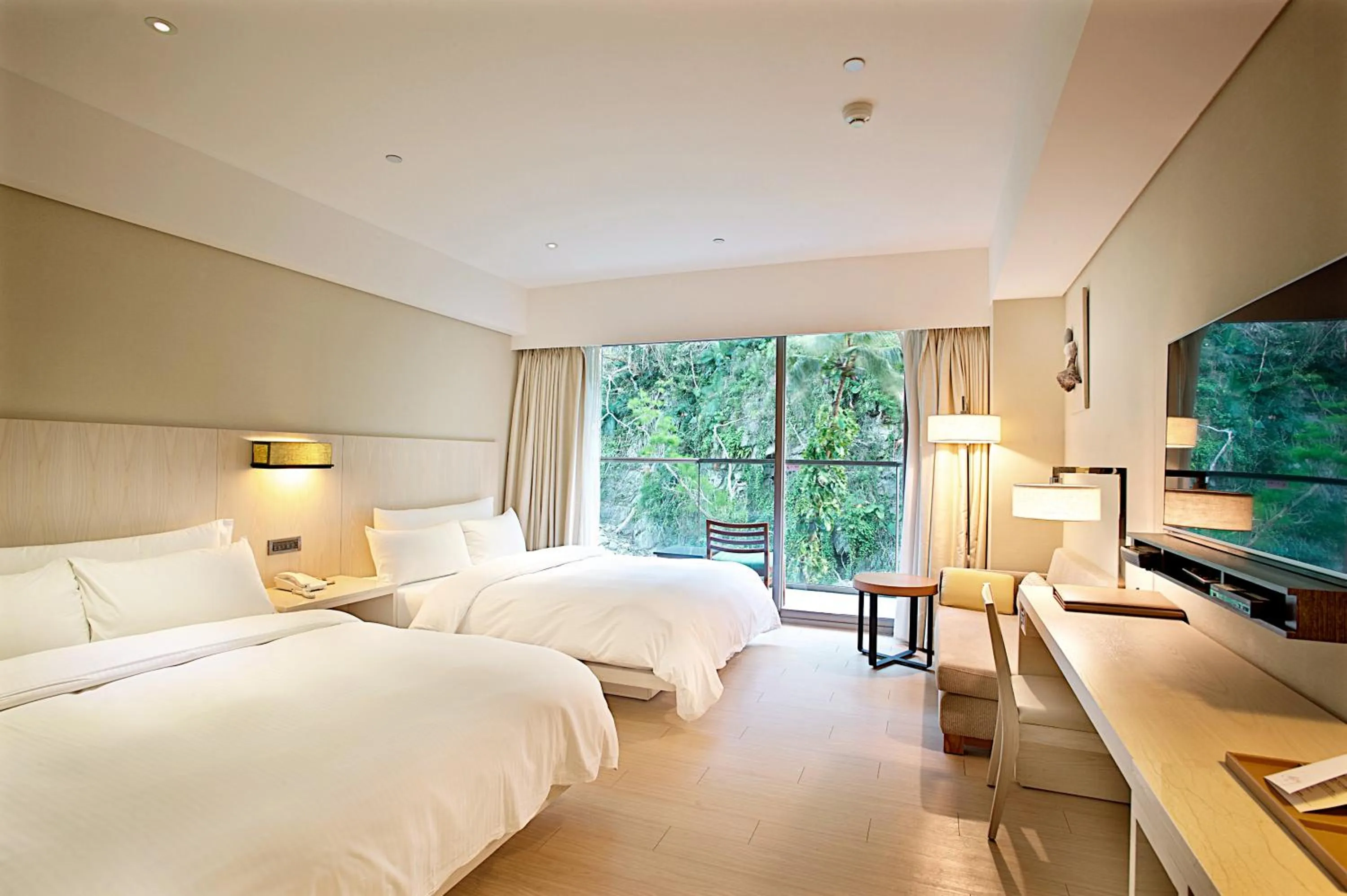 bunk bed, Bed in Chihpen Century Hotel