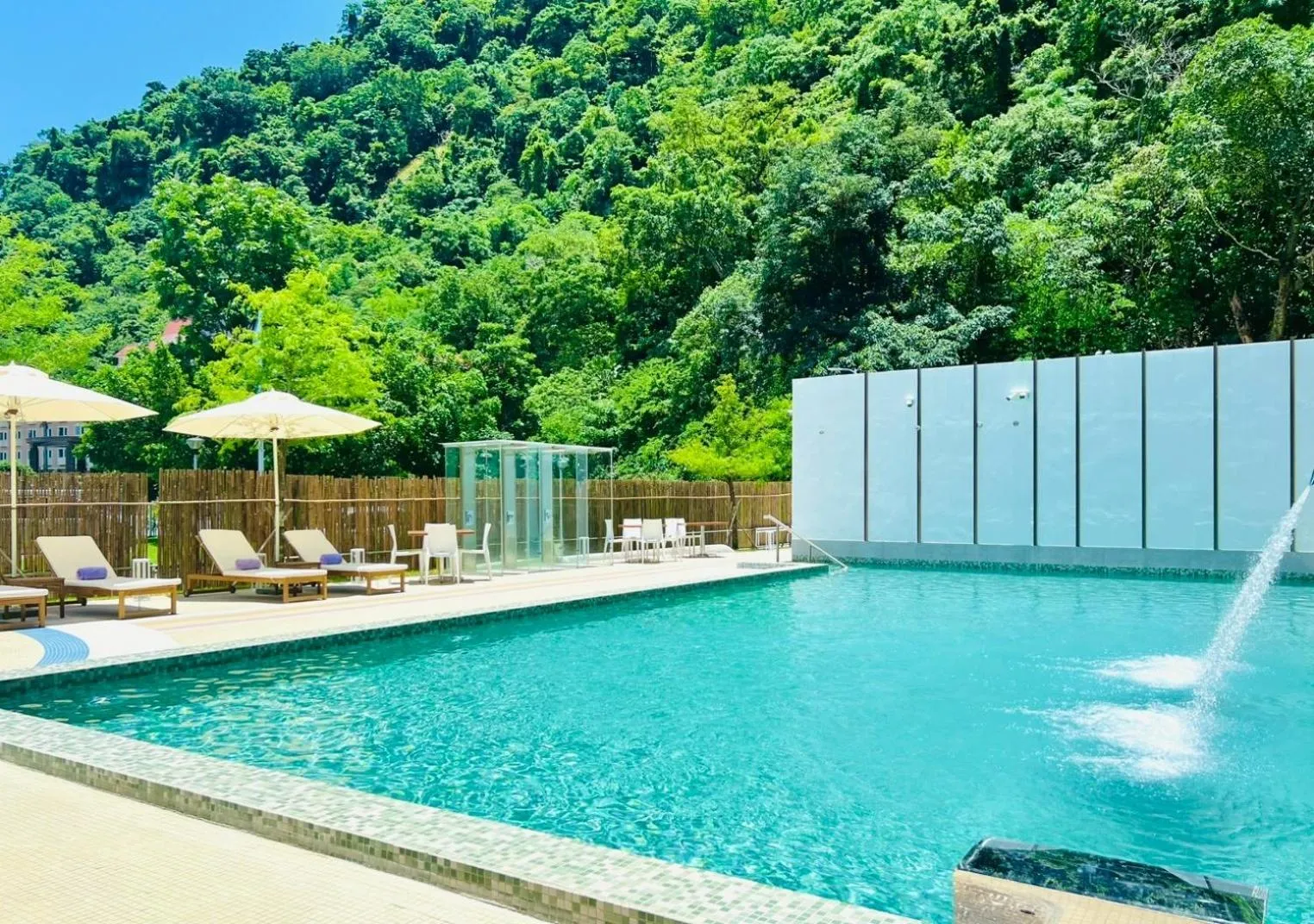 Swimming pool in Chihpen Century Hotel