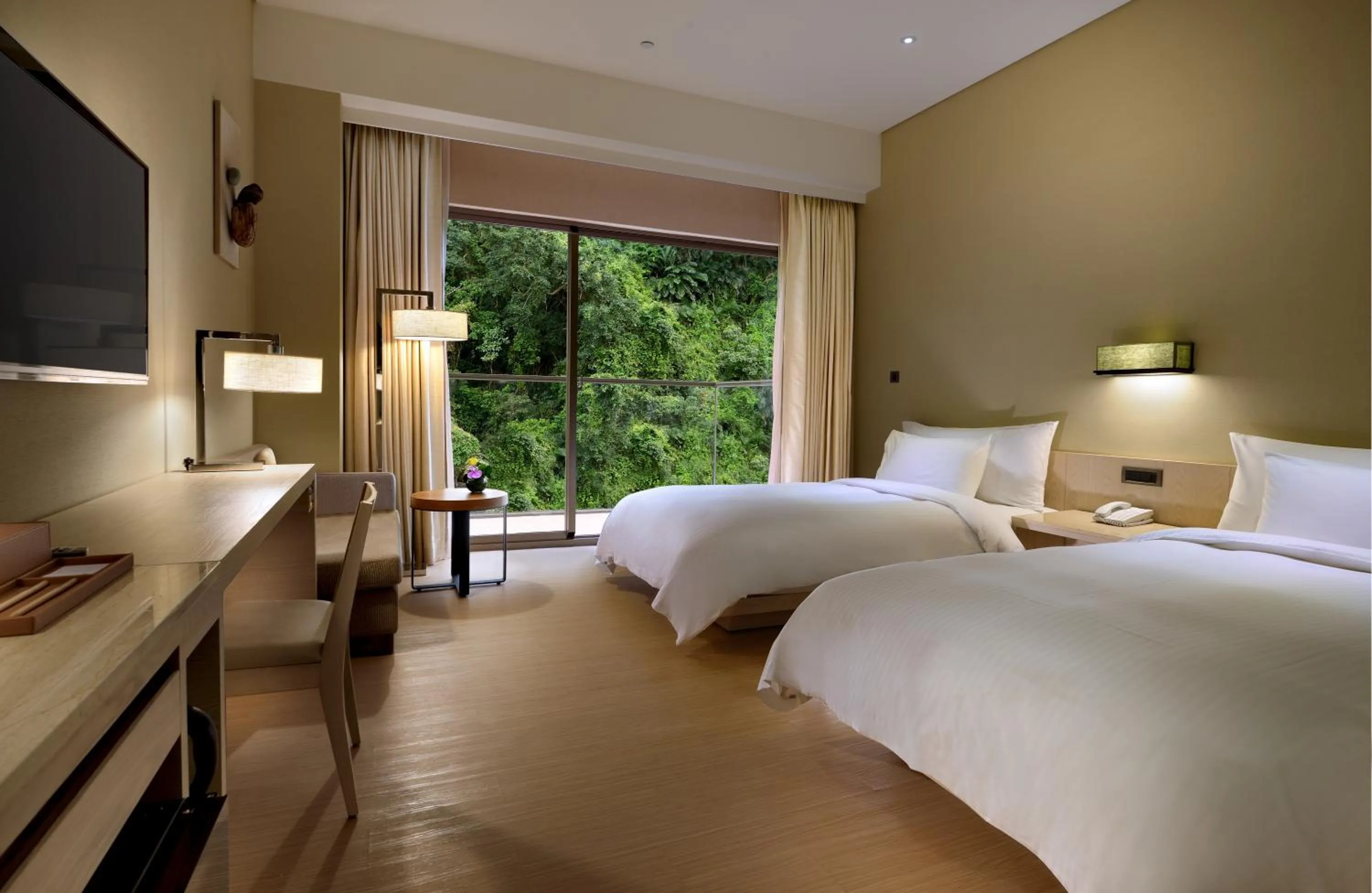 bunk bed, Bed in Chihpen Century Hotel