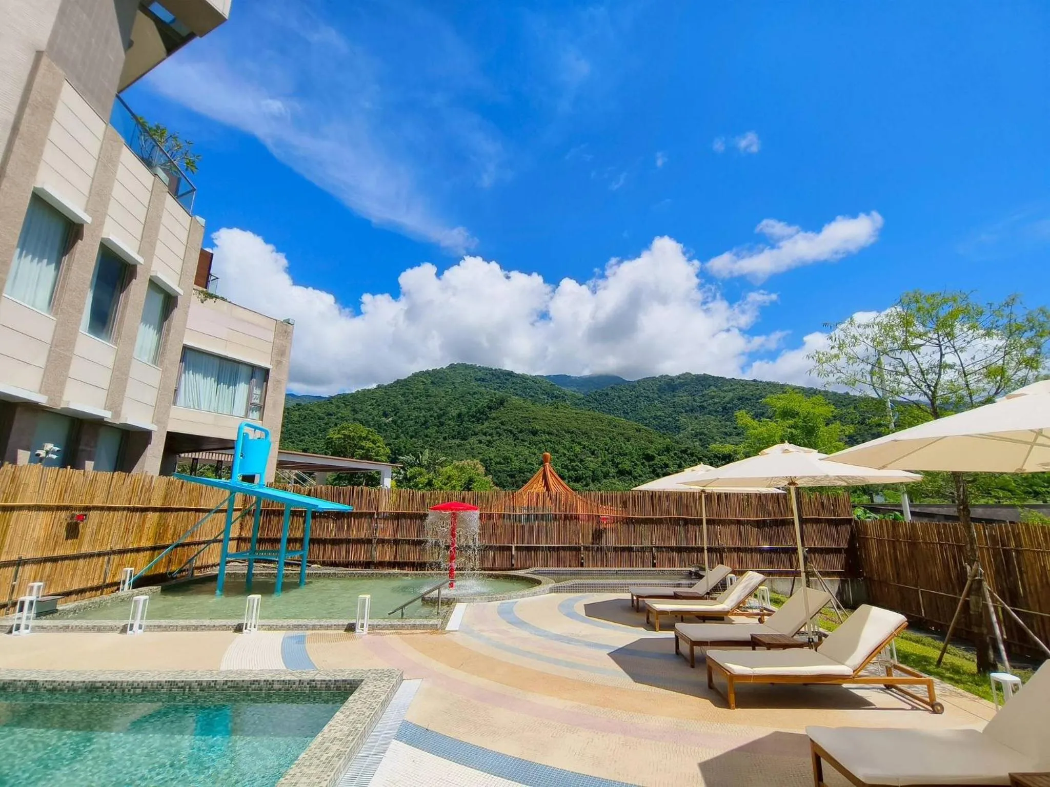 Swimming pool in Chihpen Century Hotel