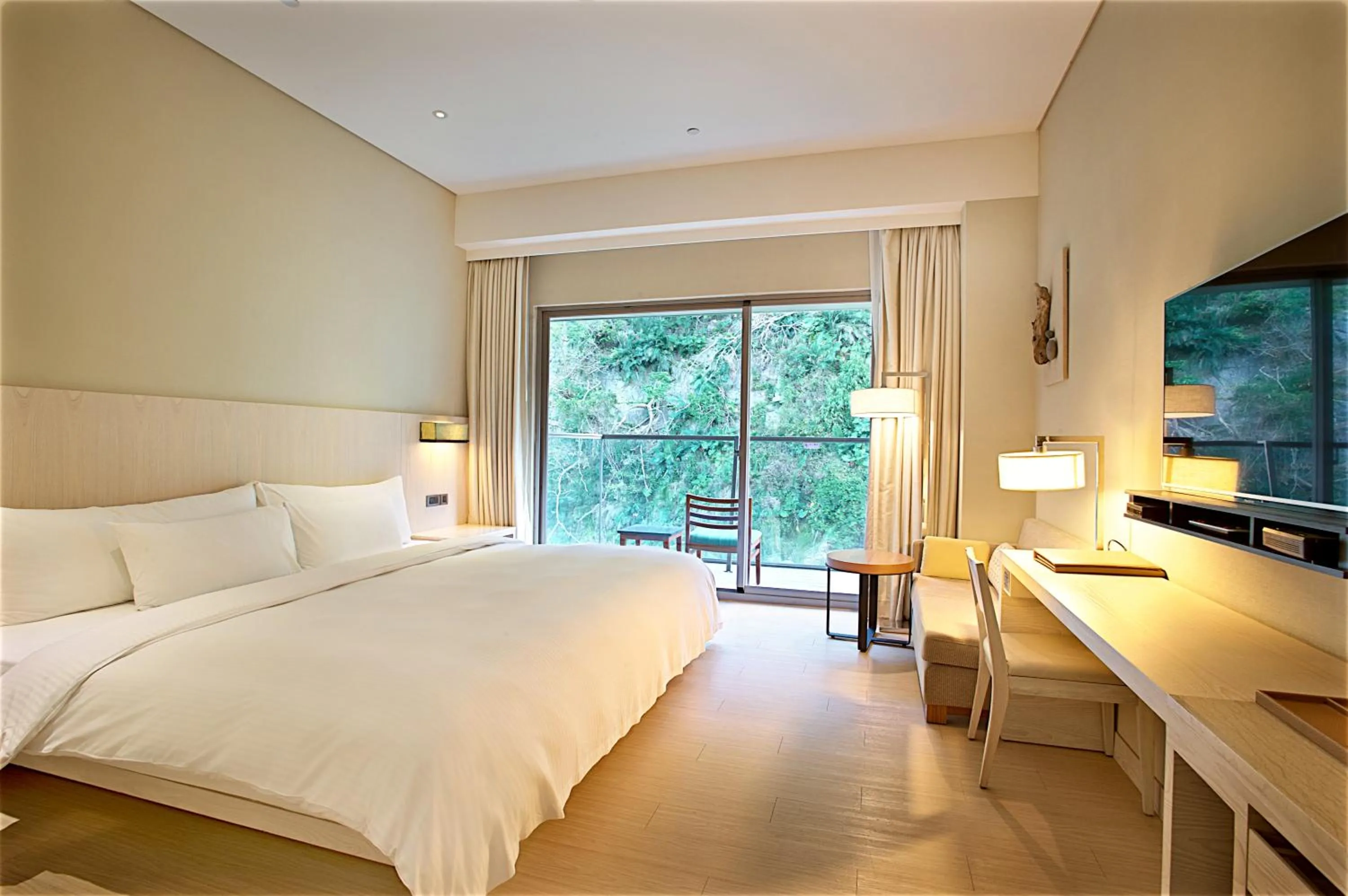 Mountain view, Bed in Chihpen Century Hotel