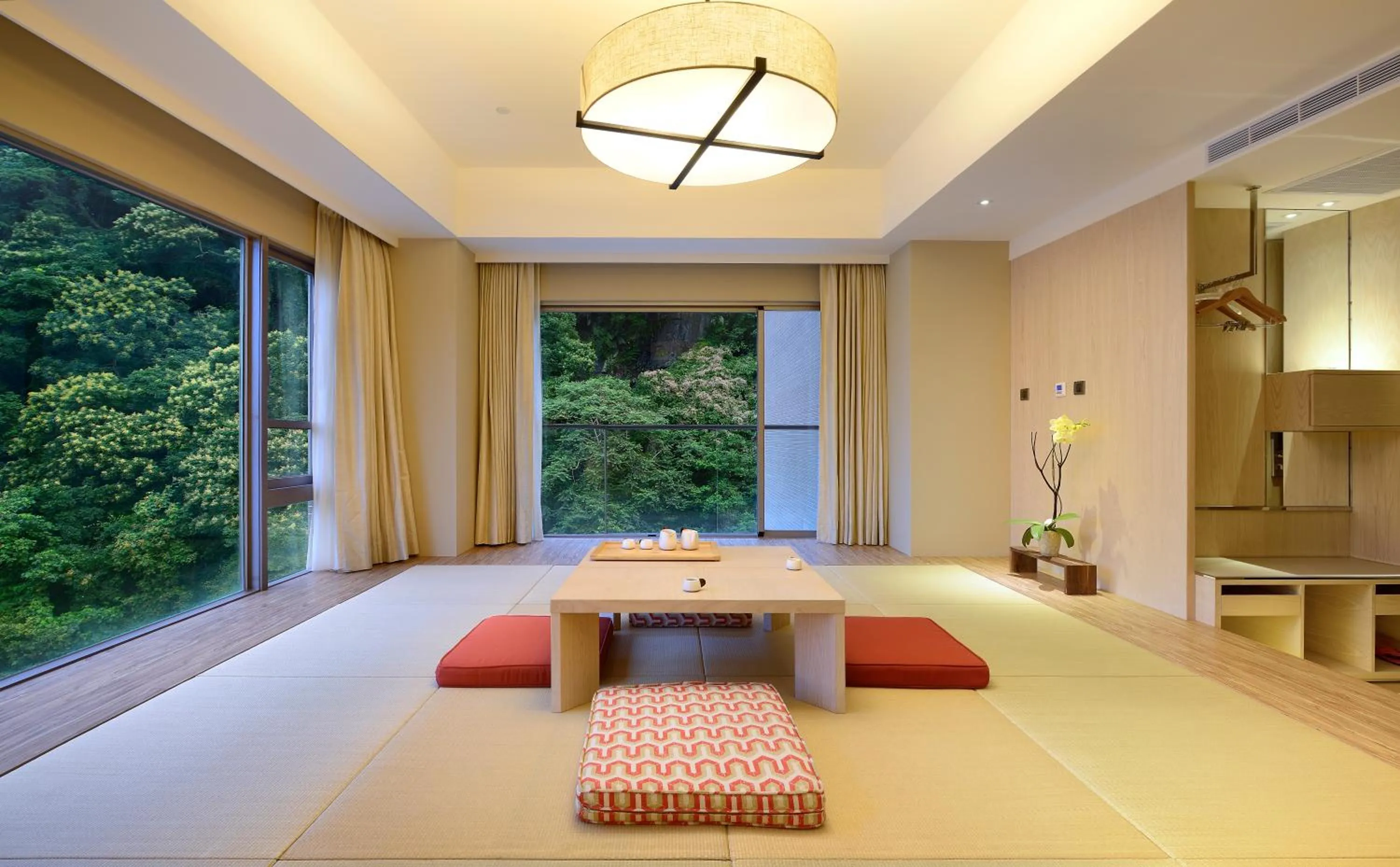 Living room in Chihpen Century Hotel