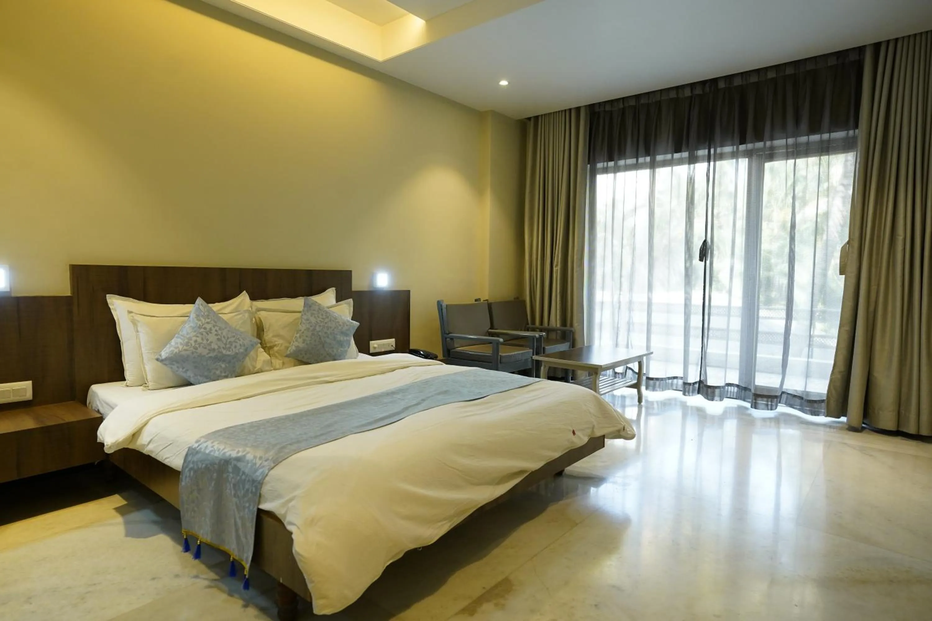 Bed in Hotel Hrushikesh