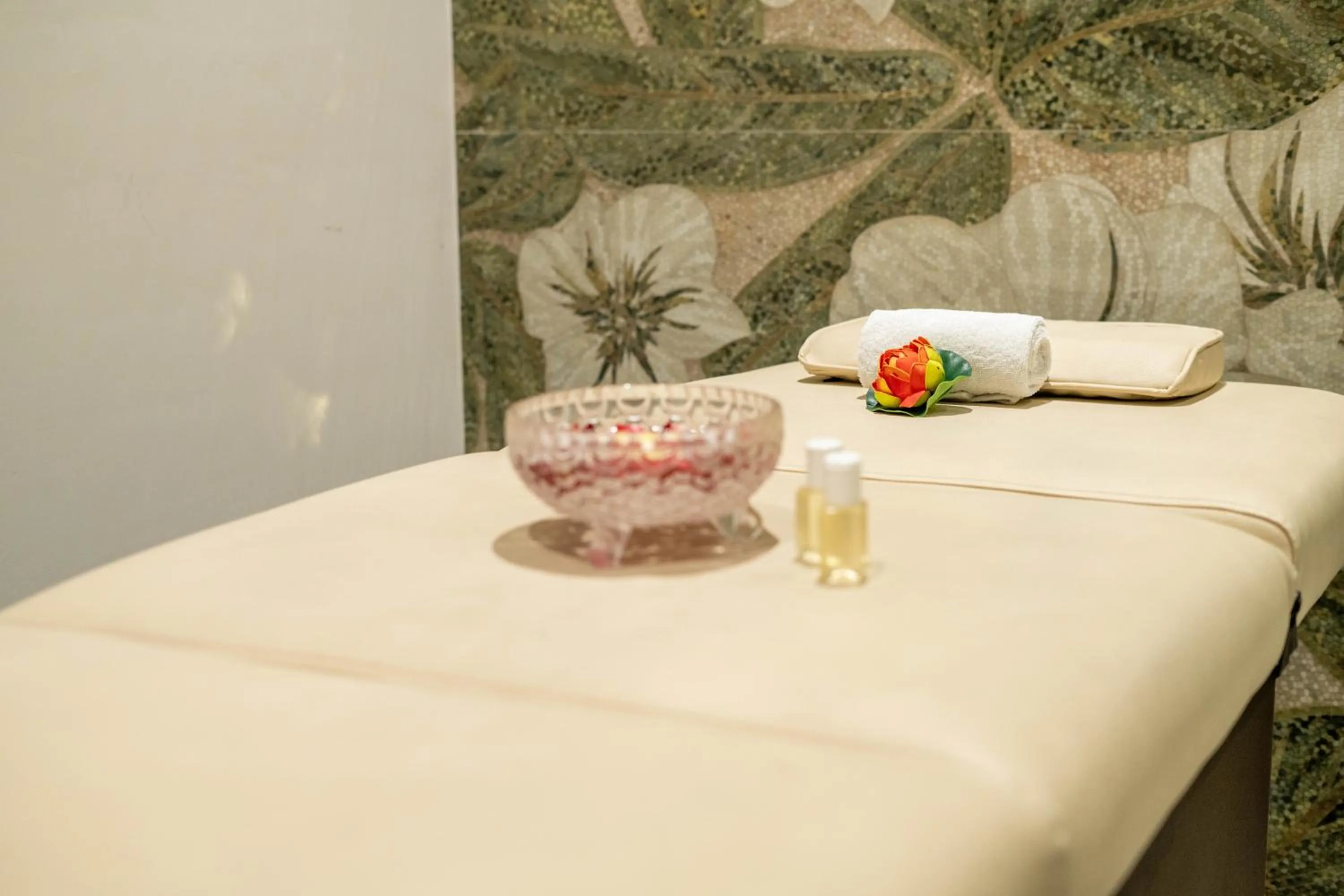 Spa and wellness centre/facilities in Z Bliss Suites, BKC