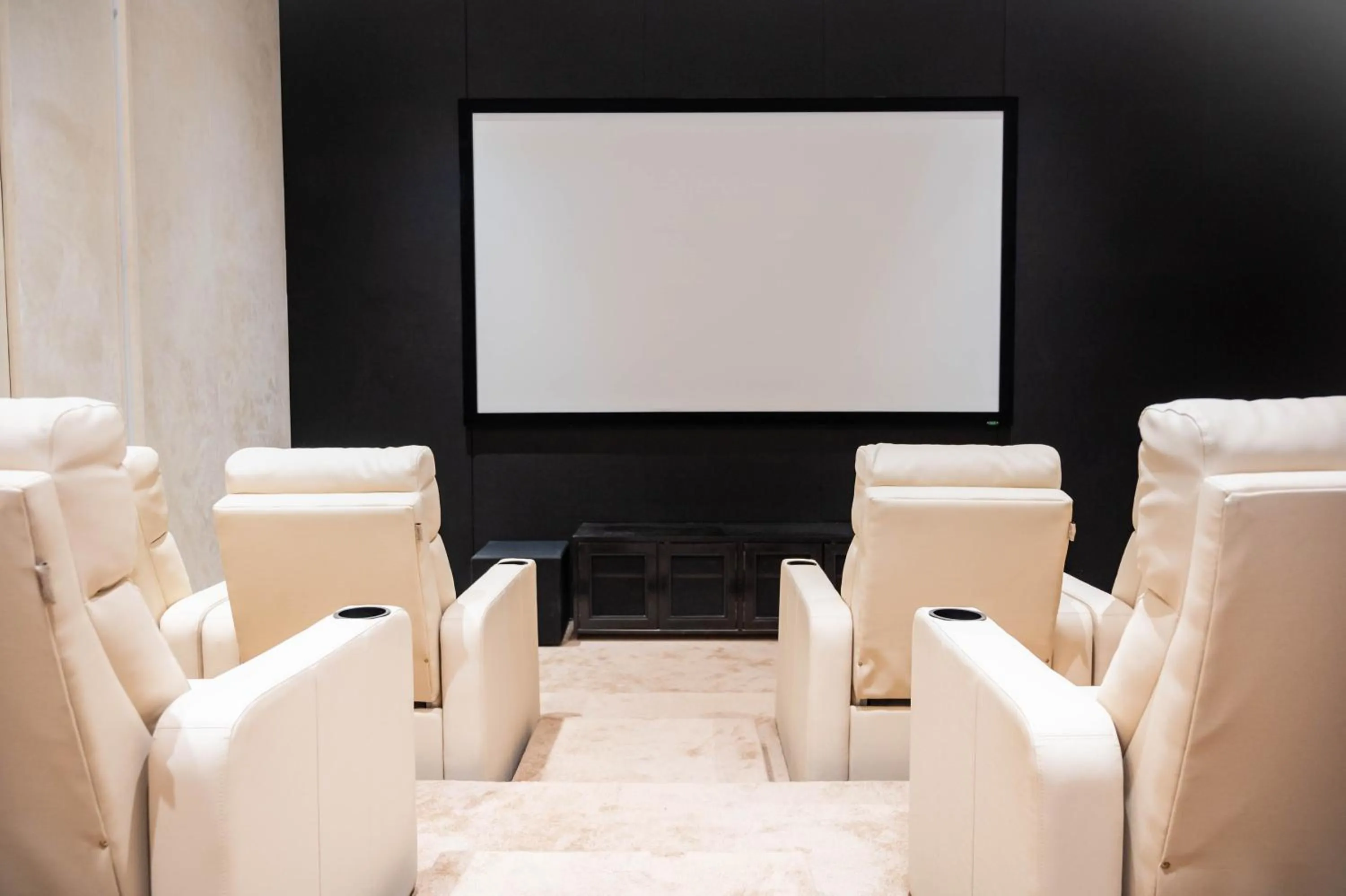 TV and multimedia in Z Bliss Suites, BKC