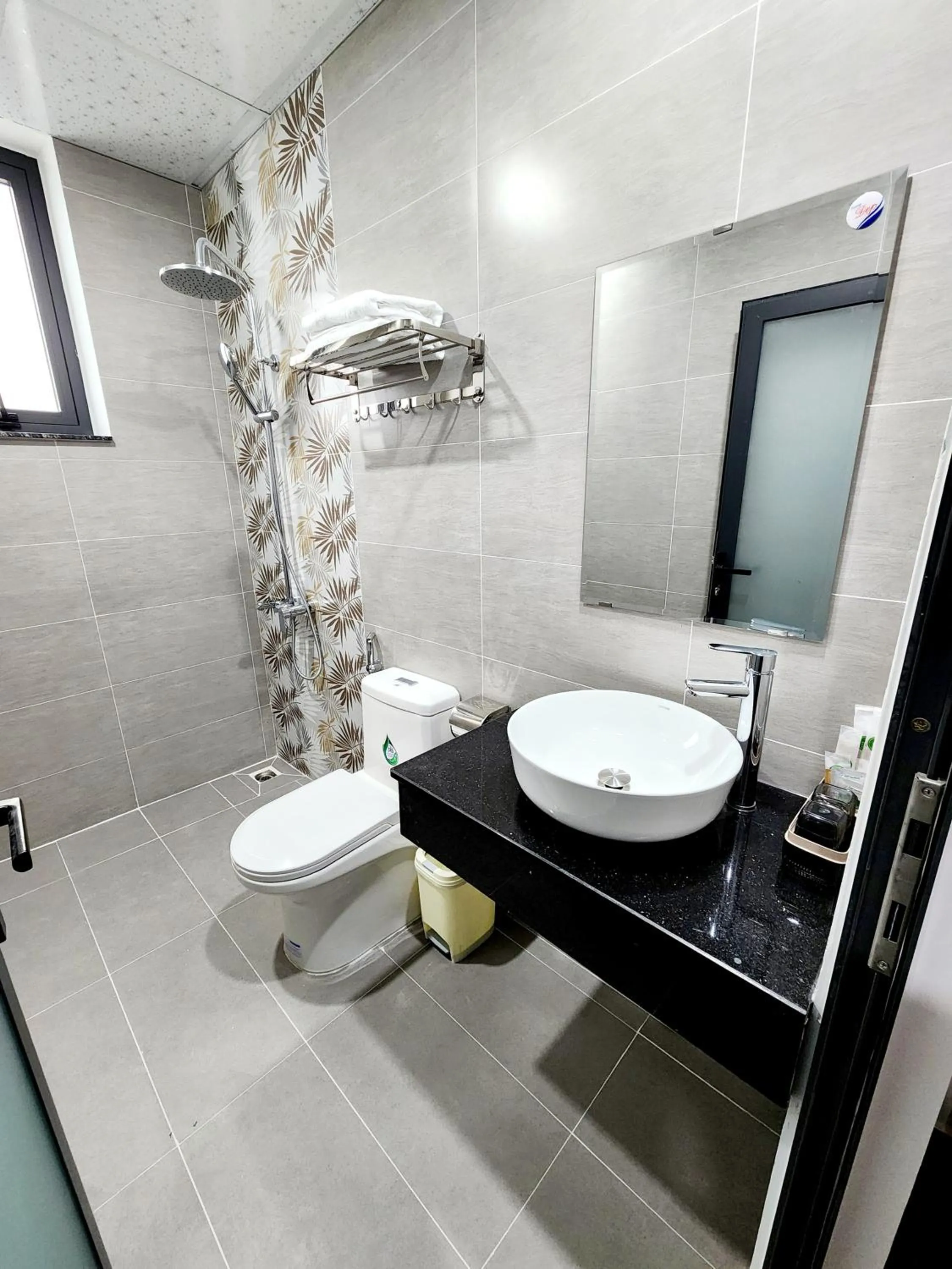 Shower in Happy Bun Hotel Da Lat