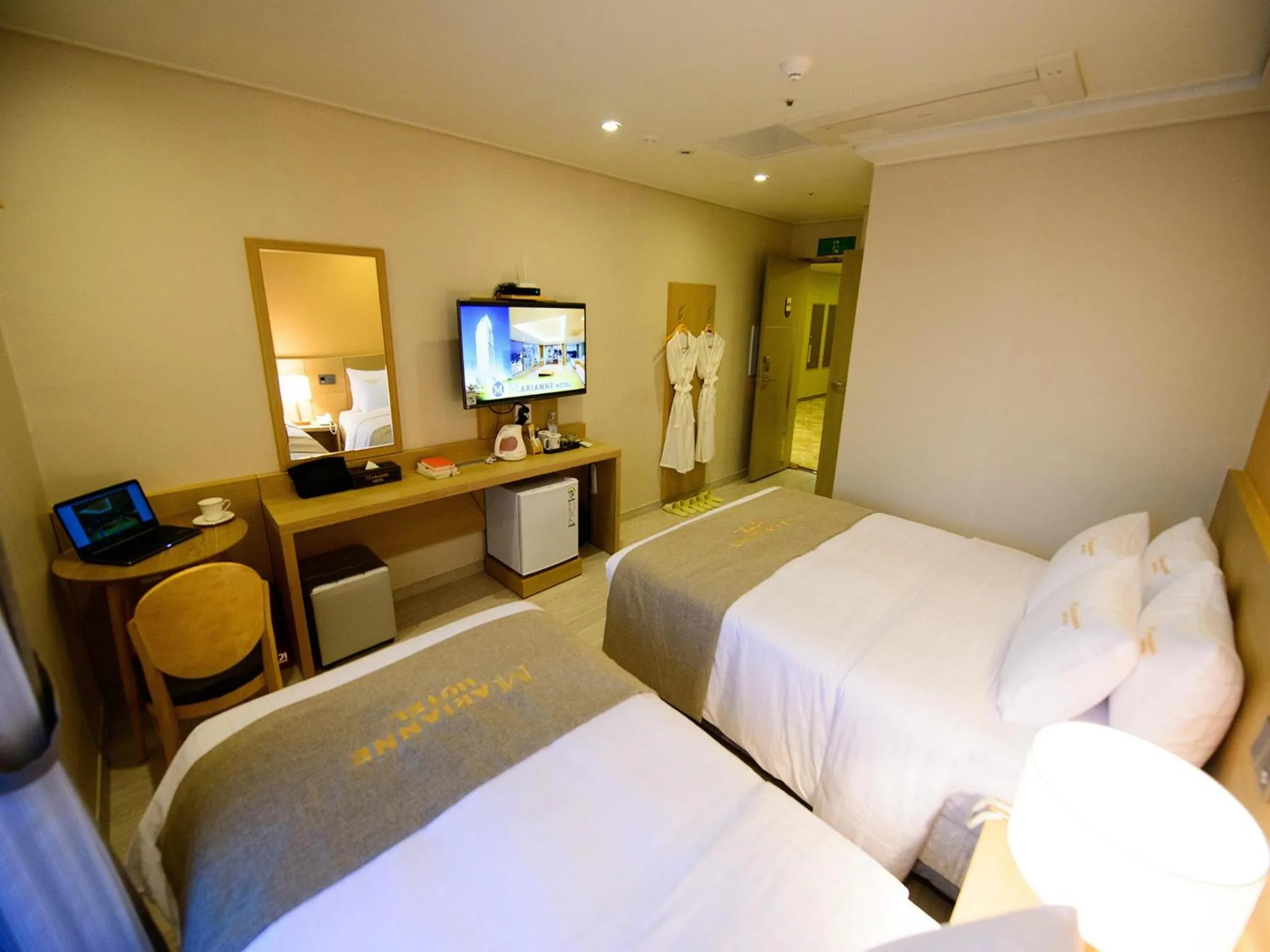 Bedroom, Bed in Haeundae Marianne Hotel