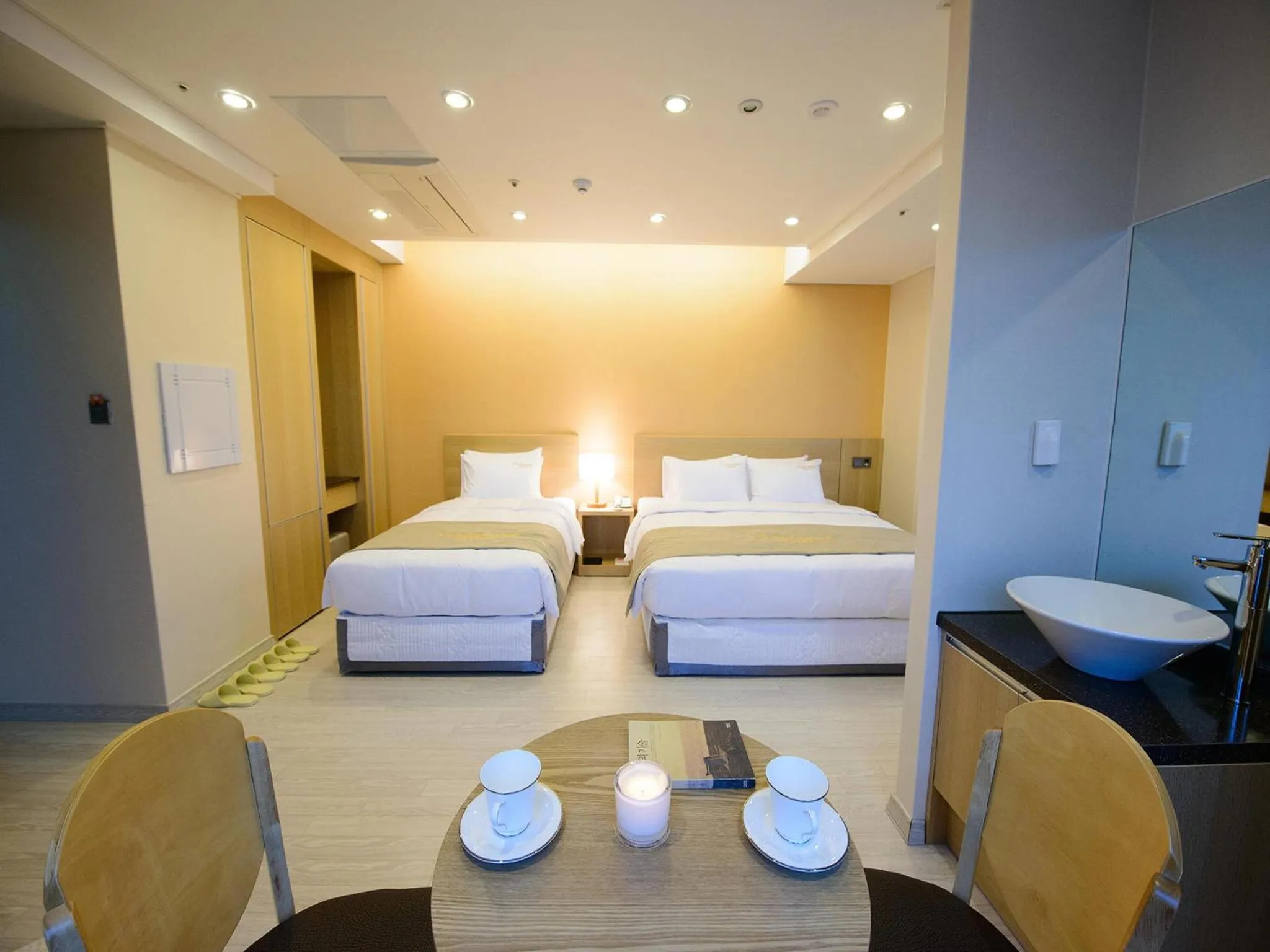 Bedroom, Bed in Haeundae Marianne Hotel