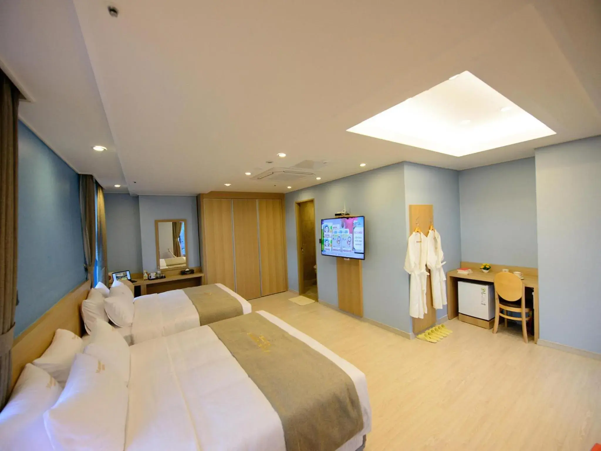 Deluxe Family Room with Terrace and Sea View in Haeundae Marianne Hotel Deluxe Family Room with Terrace and Sea View in Haeundae Marianne Hotel