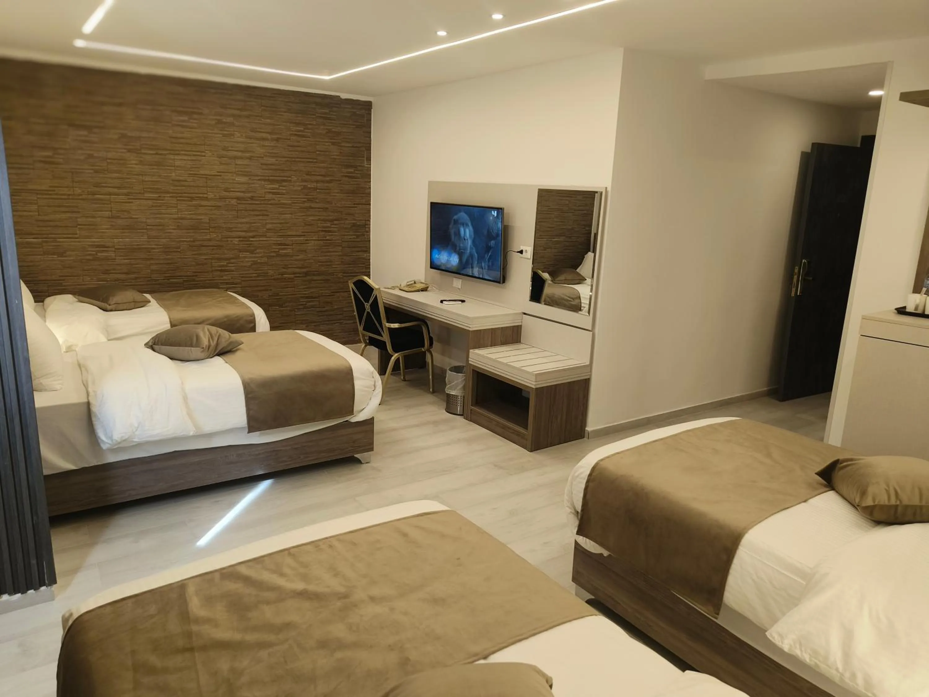 Photo of the whole room in Arena By Trend