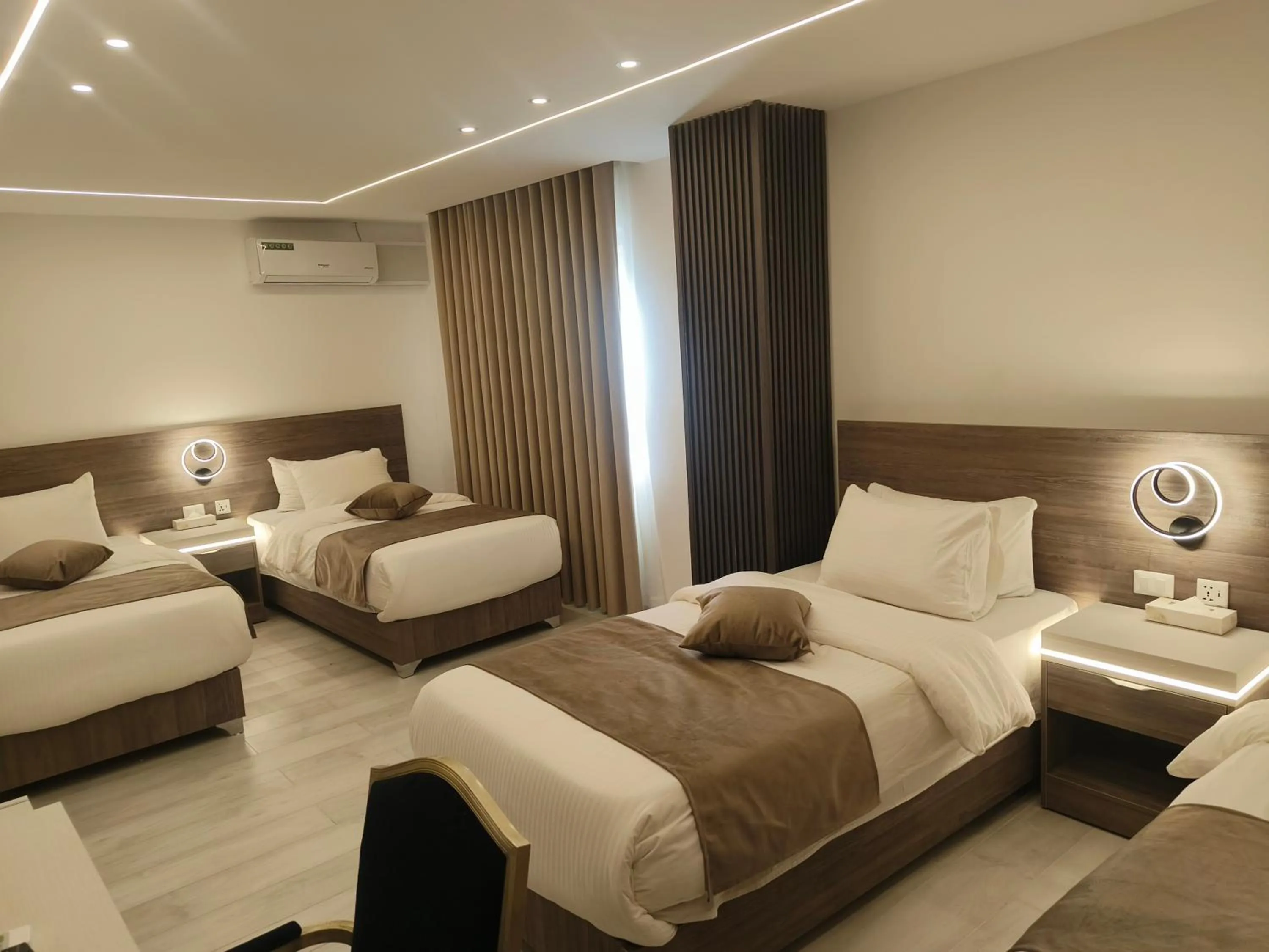 Photo of the whole room in Arena By Trend