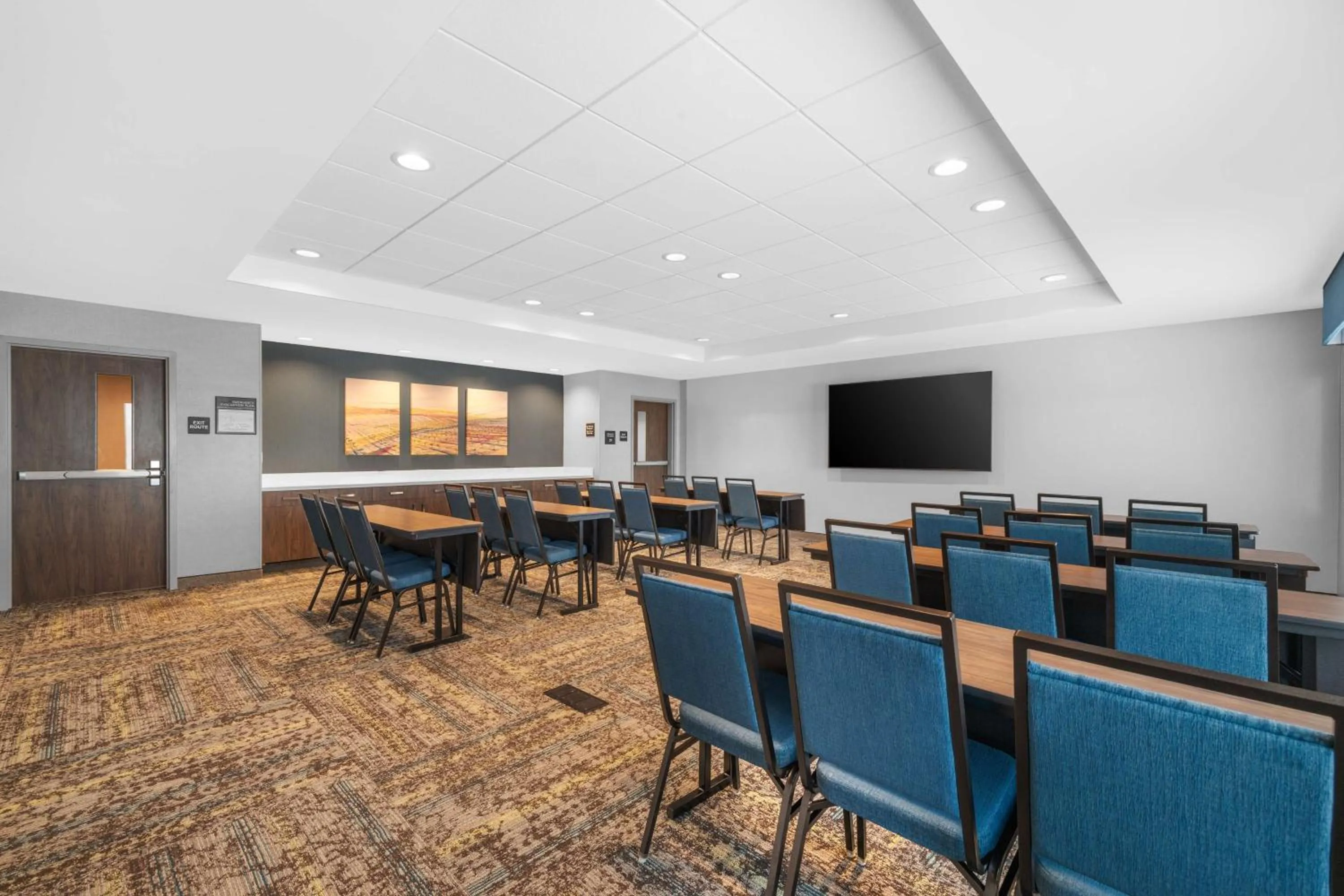 Meeting/conference room in Hampton Inn & Suites Bakersfield Central