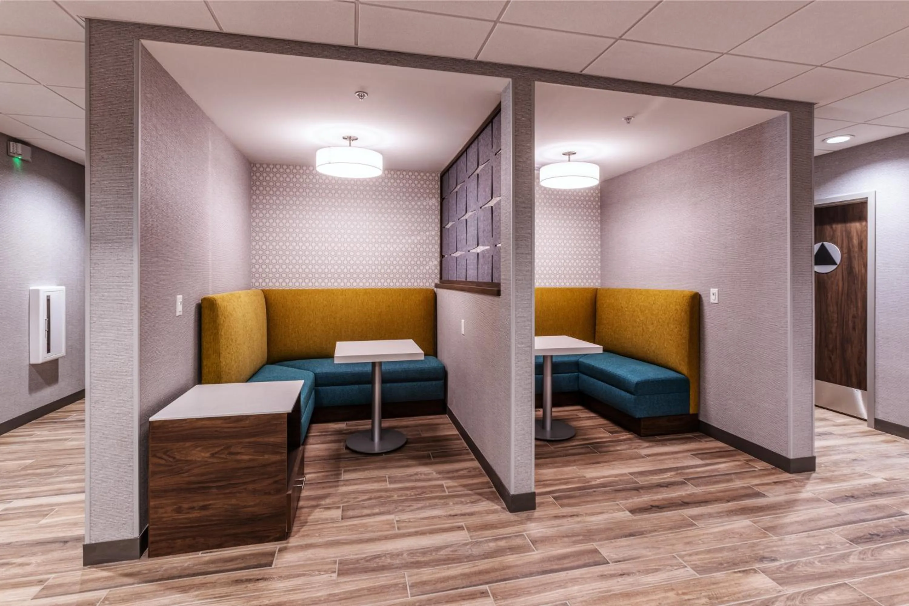 Business facilities in Hampton Inn & Suites Bakersfield Central