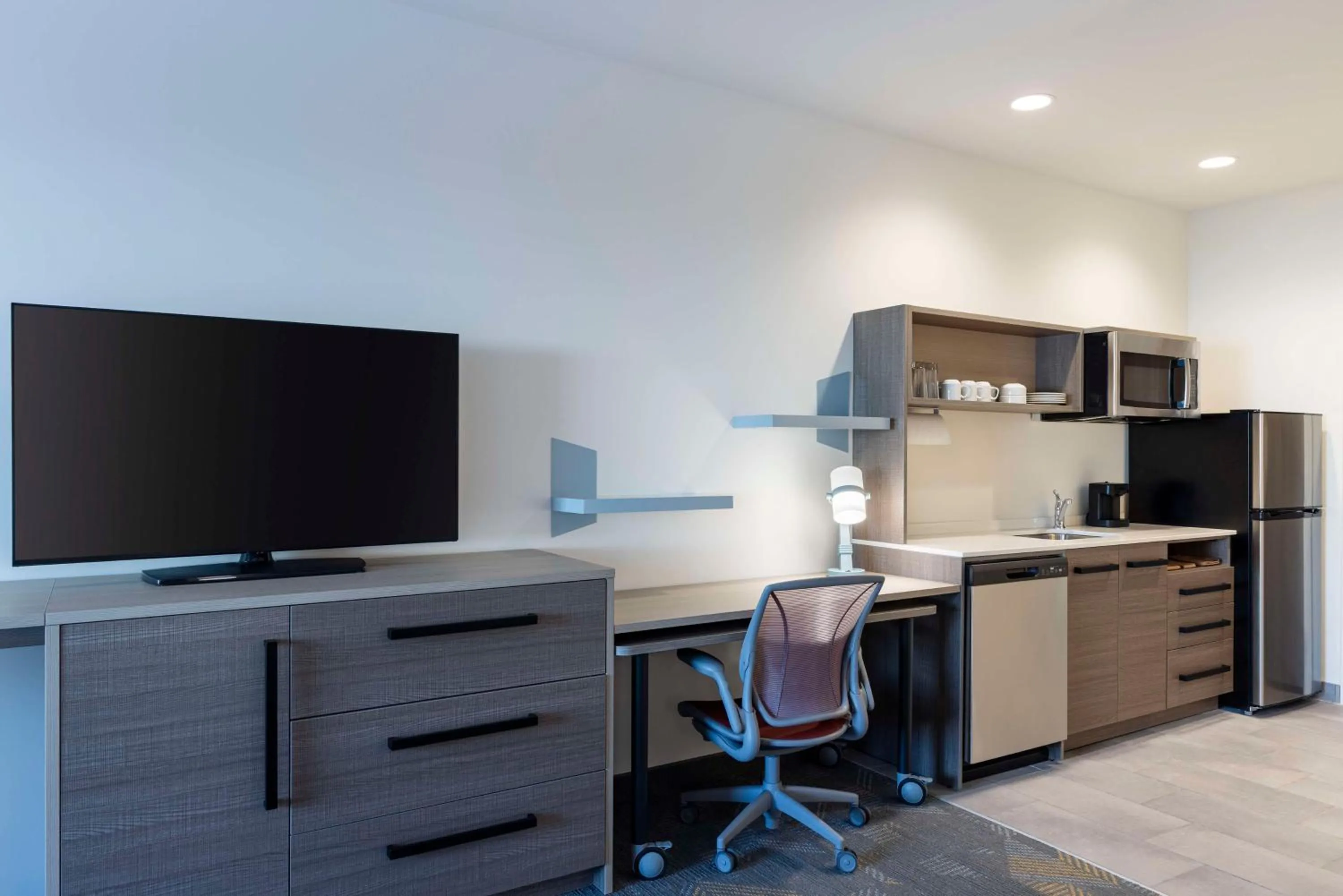 Bedroom in Home2 Suites By Hilton East Haven New Haven