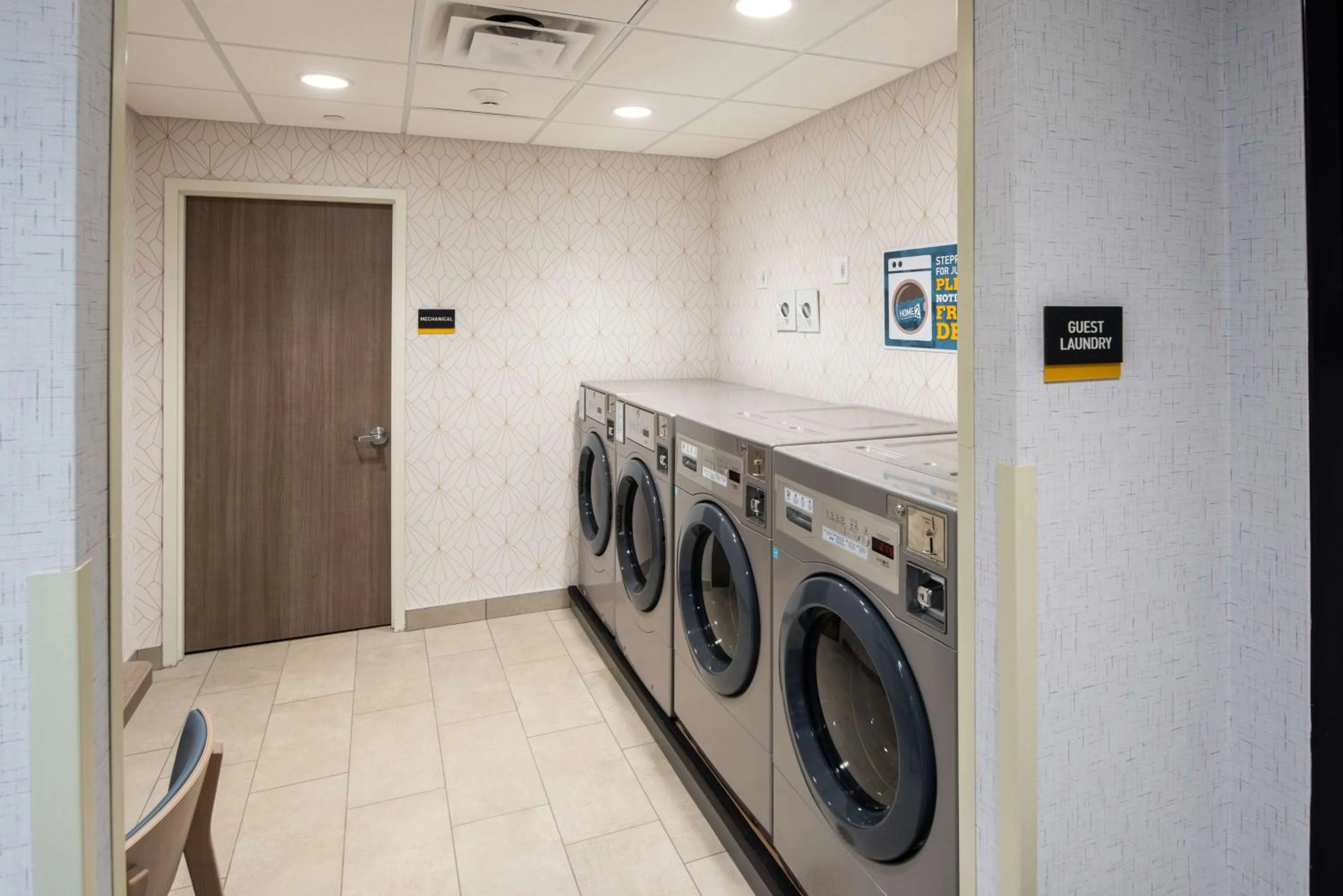 washing machine in Home2 Suites By Hilton East Haven New Haven