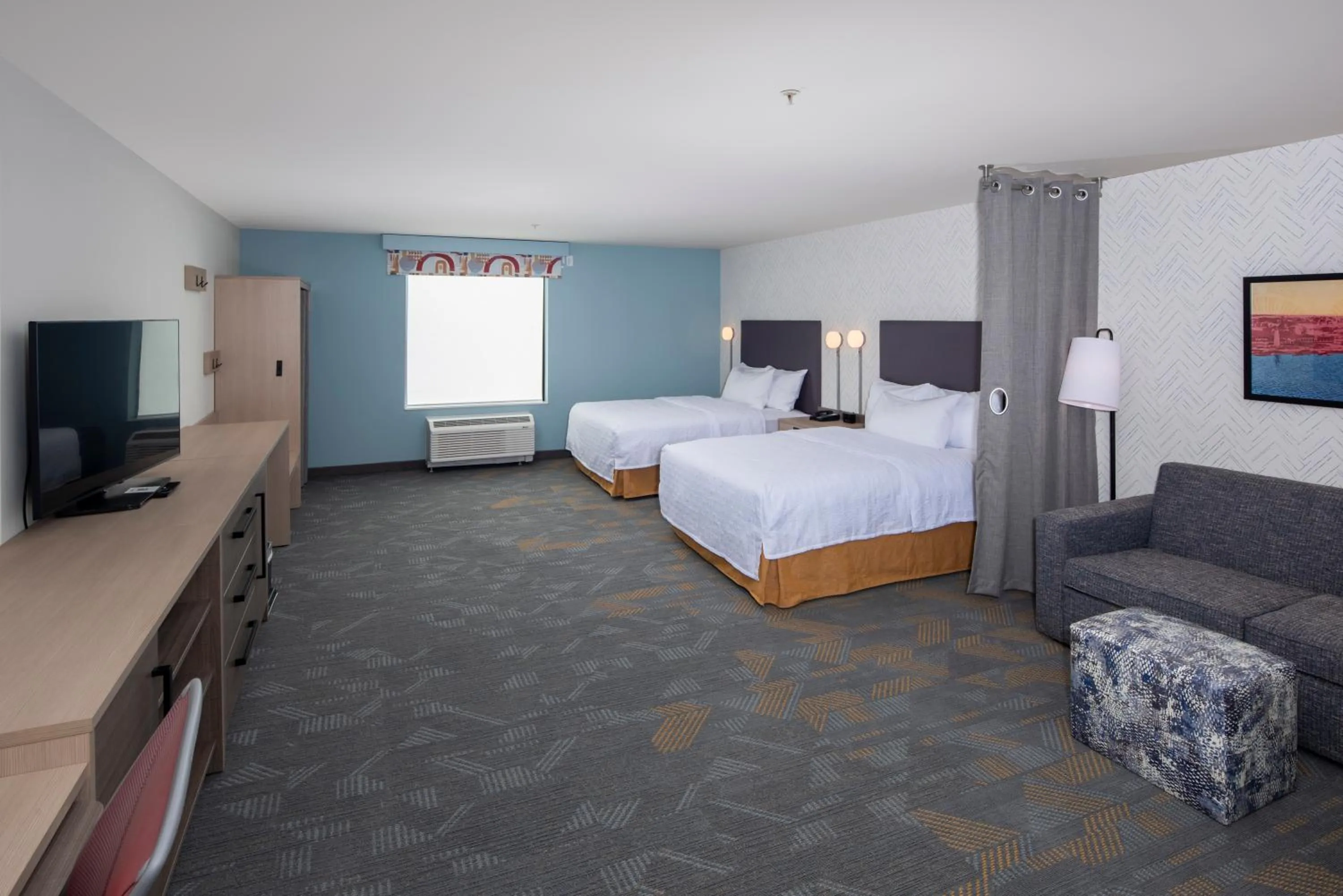 Photo of the whole room, Bed in Home2 Suites By Hilton East Haven New Haven