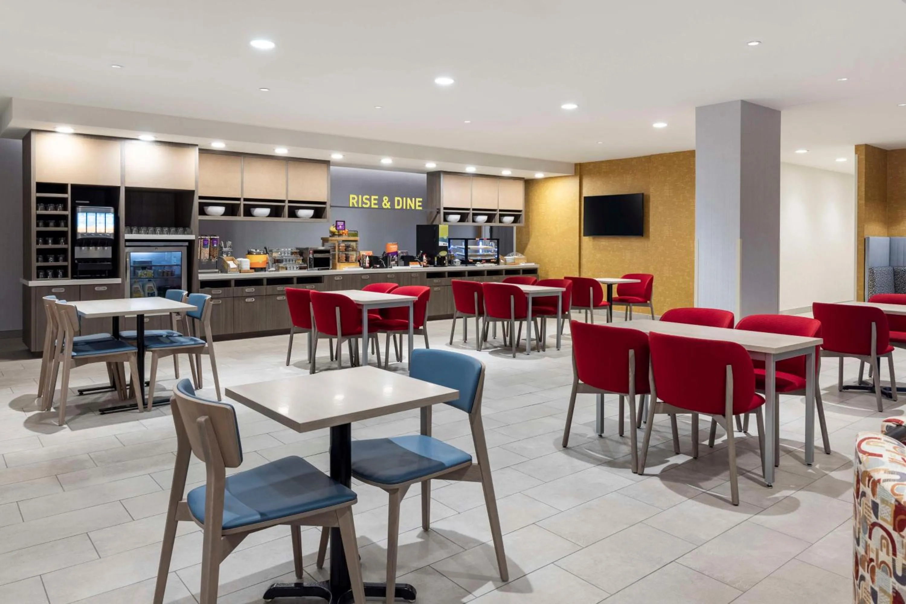 Breakfast in Home2 Suites By Hilton East Haven New Haven