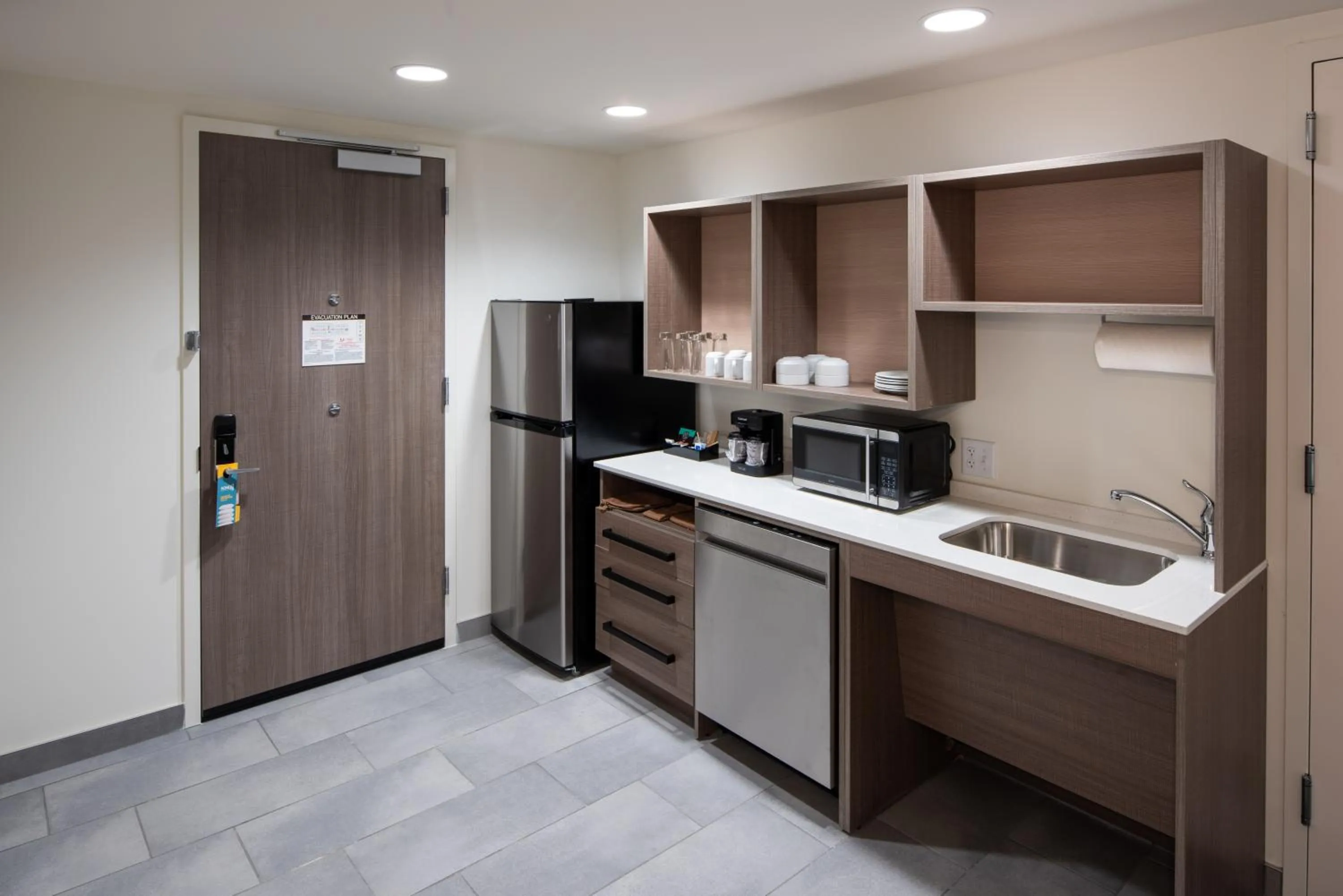 Kitchen or kitchenette in Home2 Suites By Hilton East Haven New Haven