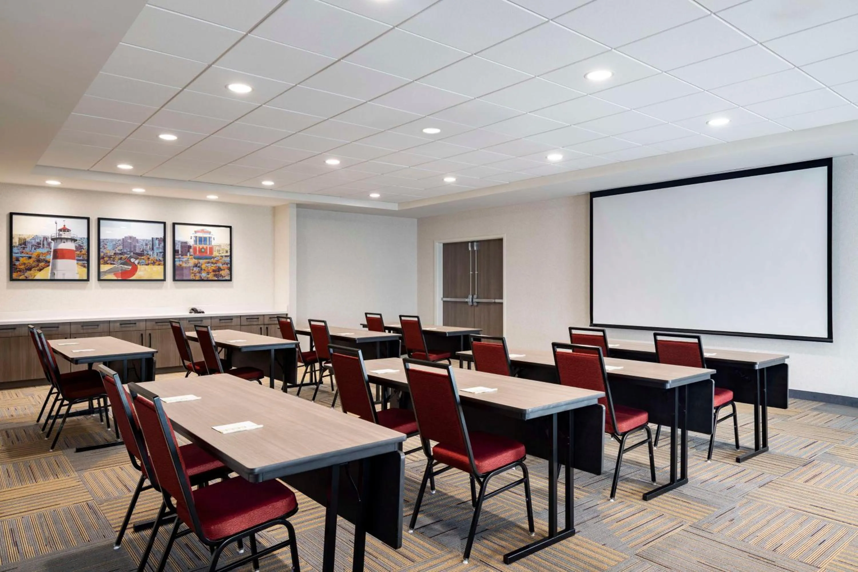Meeting/conference room in Home2 Suites By Hilton East Haven New Haven