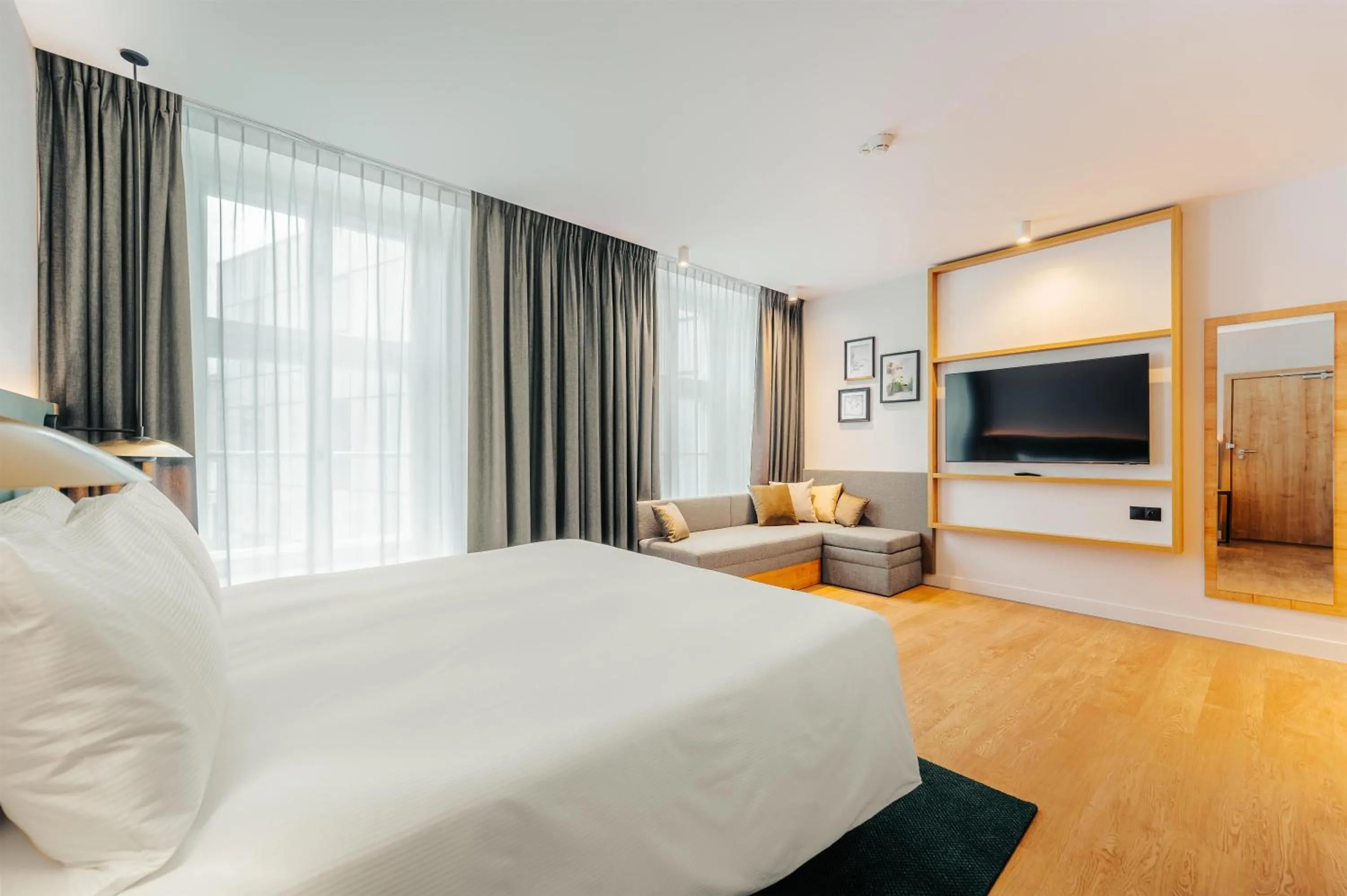 Photo of the whole room, Bed in Hilton Garden Inn Radom