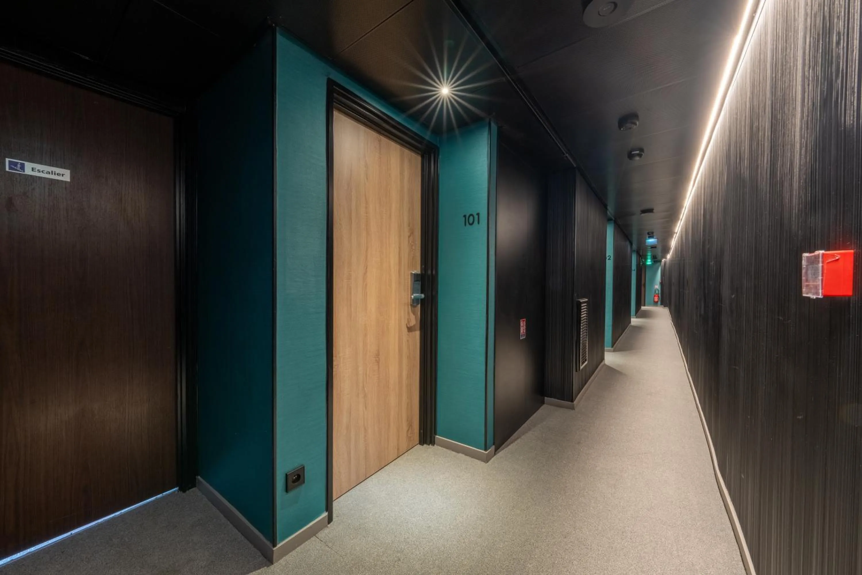 Bedroom in GREEN PARK HOTEL PARIS