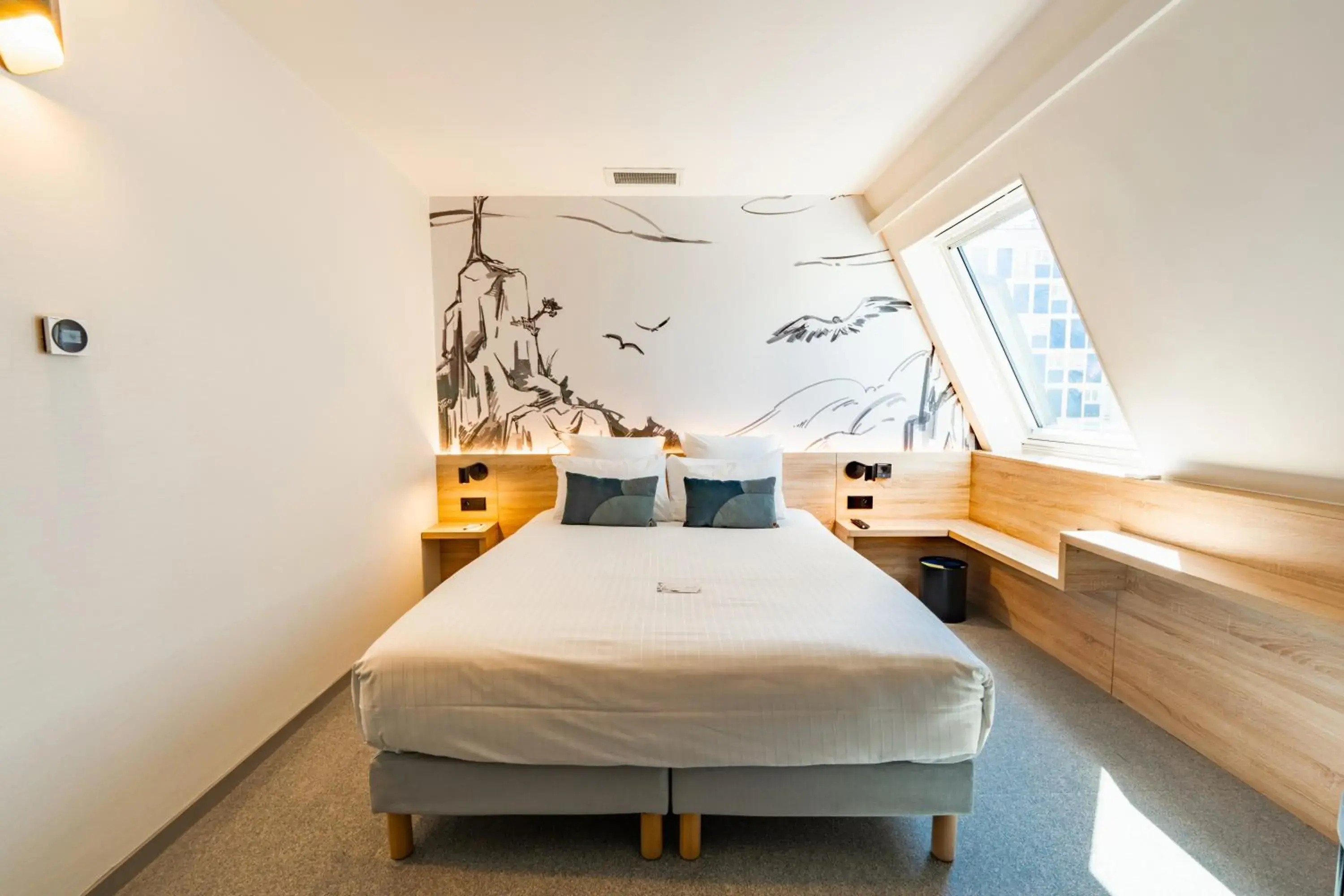 Deluxe Room - Top Floor in GREEN PARK HOTEL PARIS Deluxe Room - Top Floor in GREEN PARK HOTEL PARIS