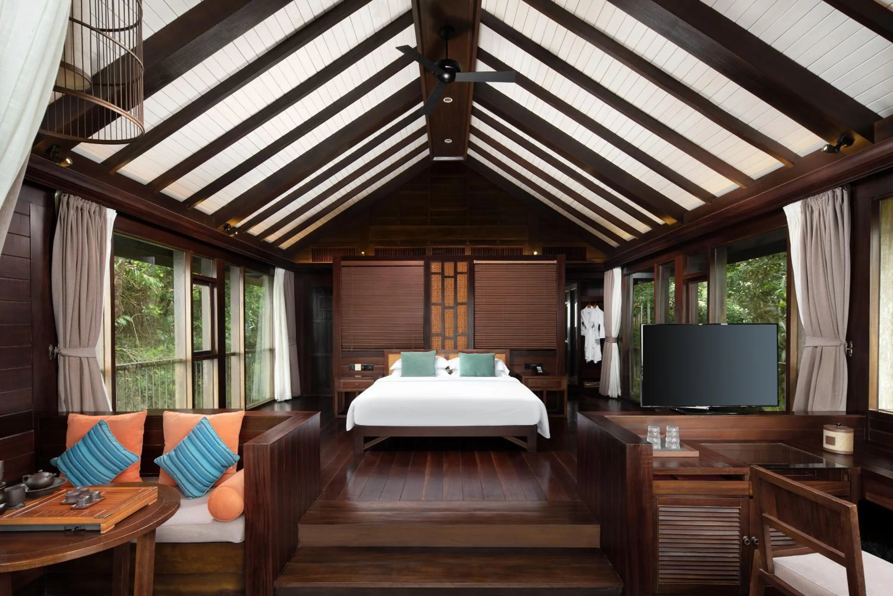 Bed in Yalong Bay Earthly Paradise Birds Nest Resort （Mountain Villas)